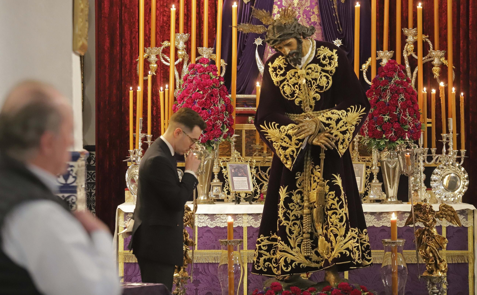 El Solemne besamanos a Jesús del Gran Poder de La Línea, en imágenes