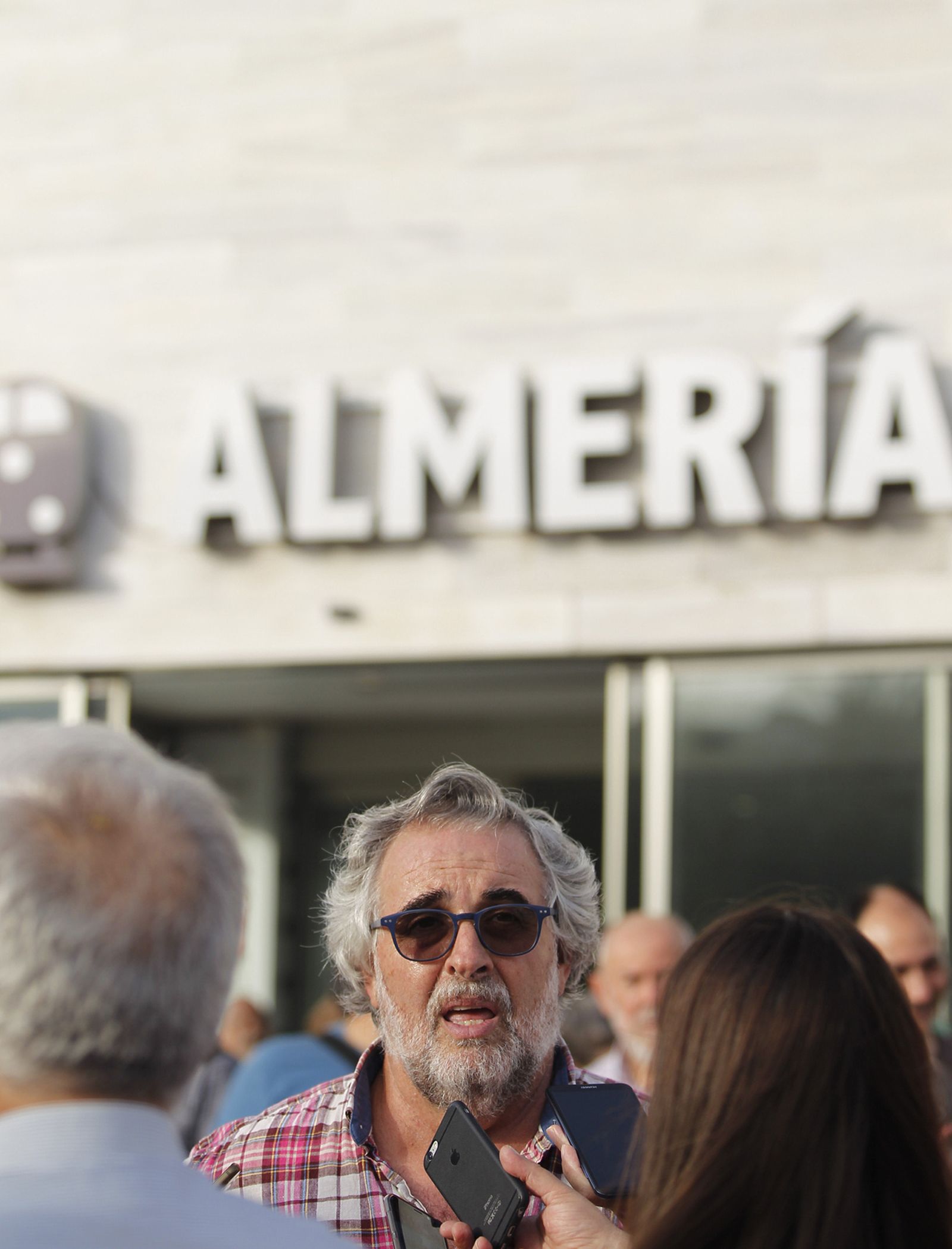 Fotogalería manifestación Mesa del Ferrocarril de Almería