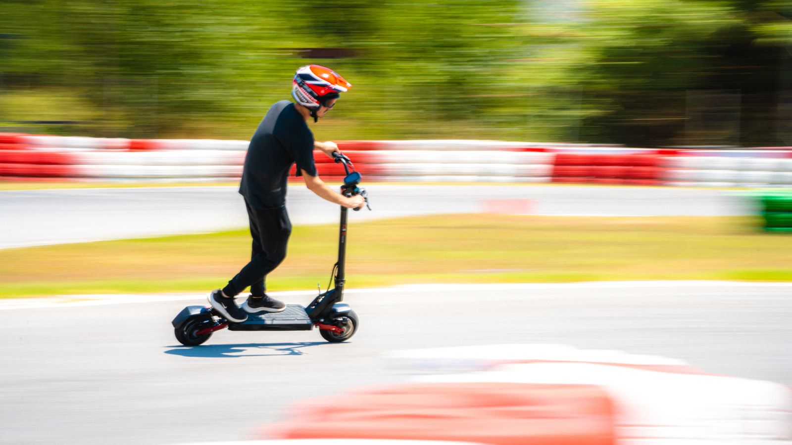 Lobito IC cuenta con patinetes de altas prestaciones como el ICe Q5 Evo.