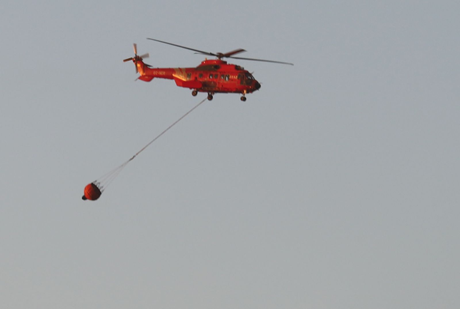Imágenes del incendio en Almonaster La Real