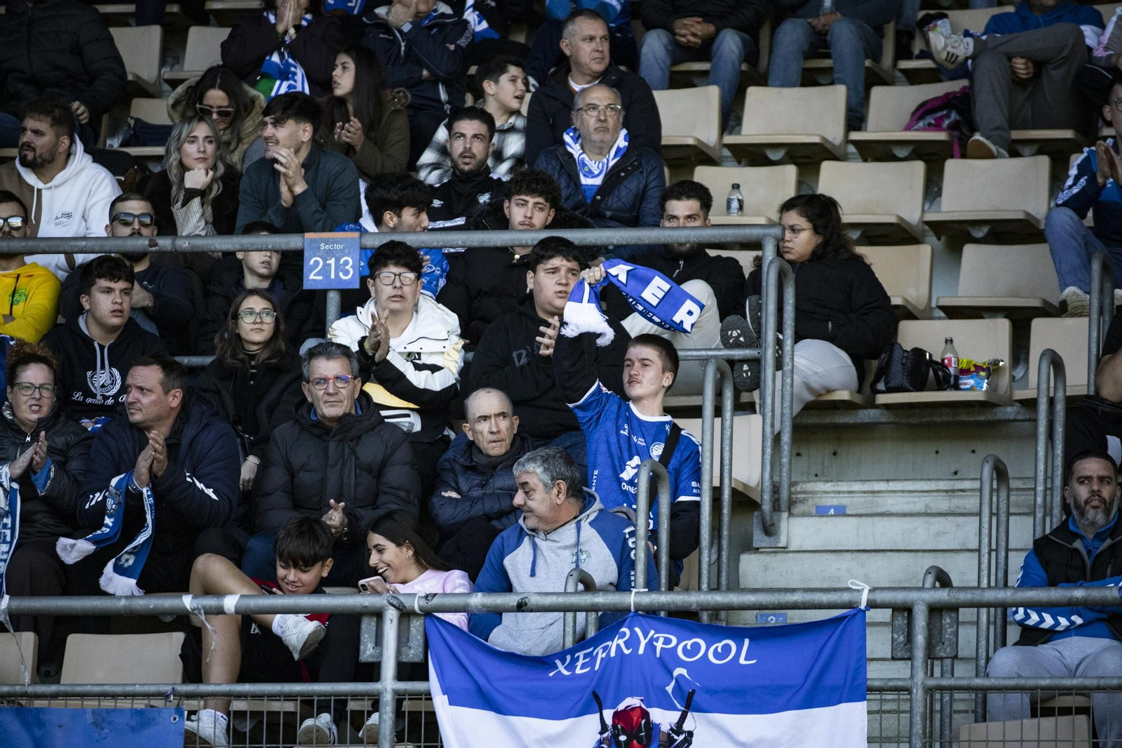 Búscate en el encuentro entre Xerez DFC y Recre en Chapín
