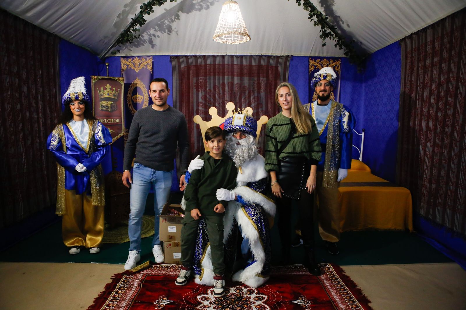 Búscate en las fotos del arrastre de latas 2026 en Los Barrios