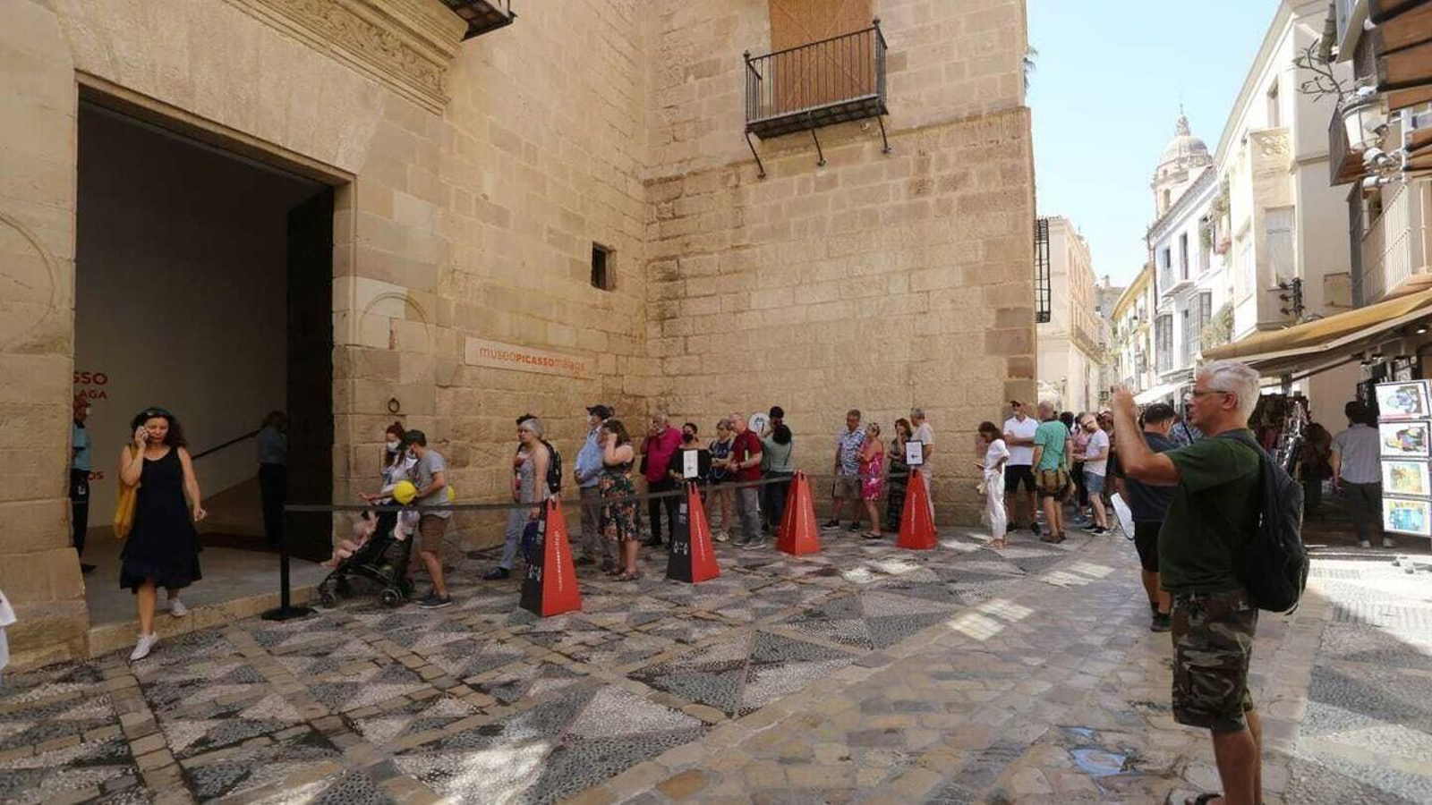 Entrada al Museo Picasso Málaga en el Palacio de Buenavista.