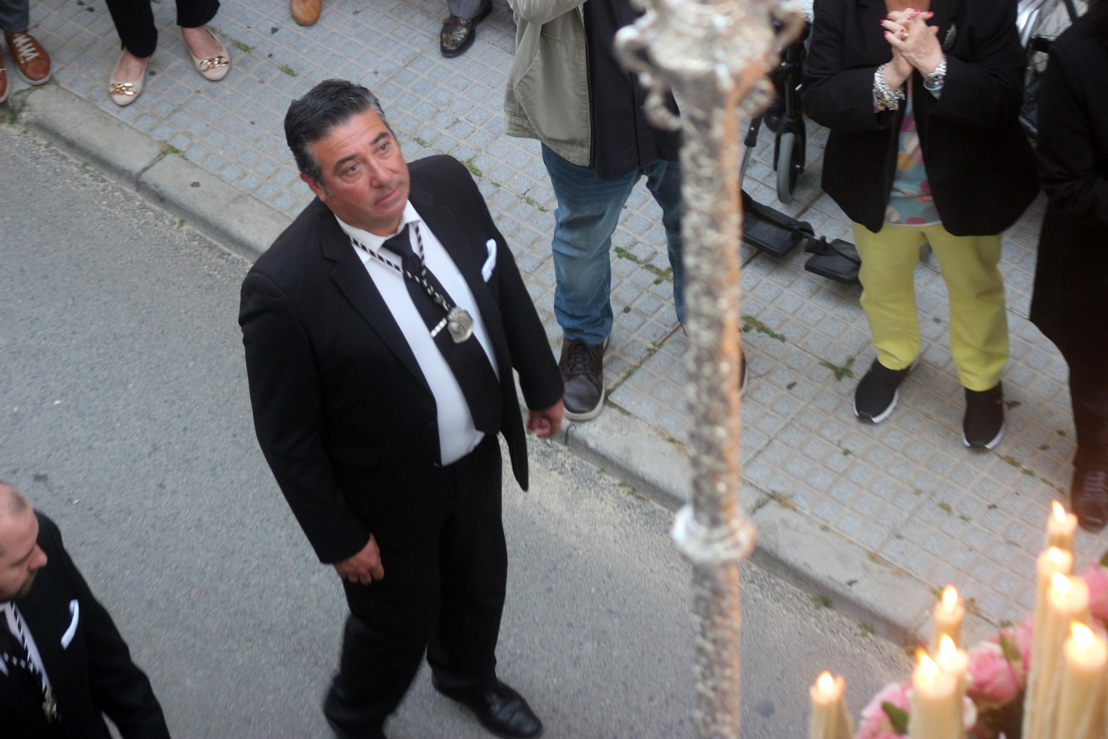 Las imágenes del Viernes Santo en Puerto Real: La Soledad