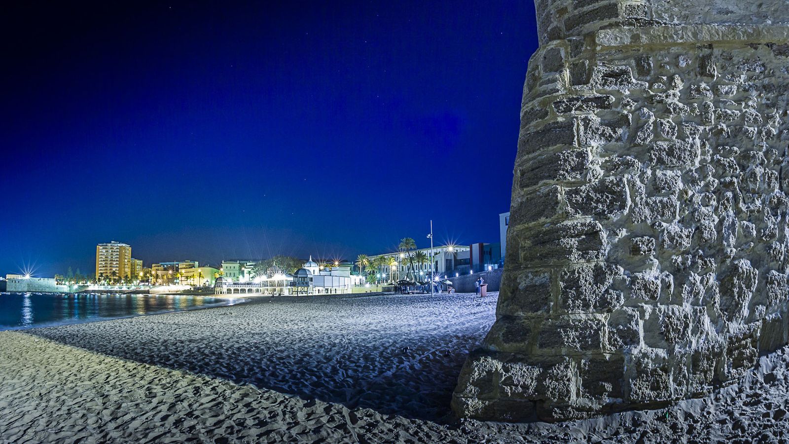 Muralla del baluarte del Orejón en La Caleta