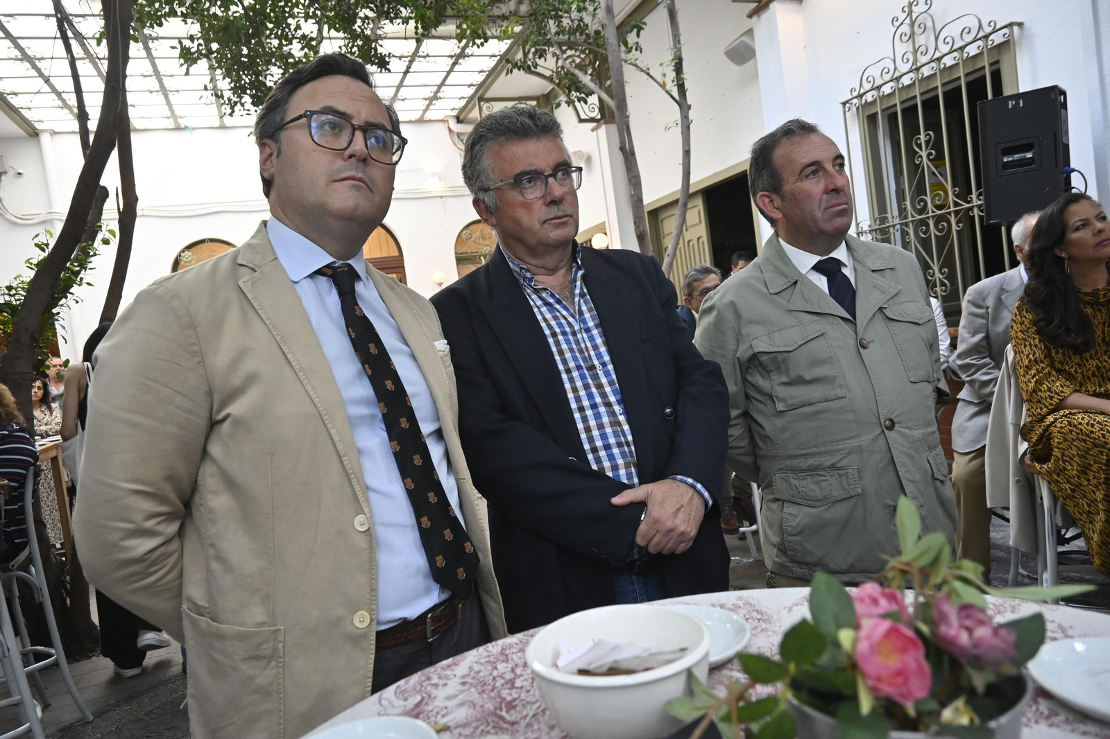 Ambiente en la presentación de la Guía de la Semana Santa de Huelva, en imágenes