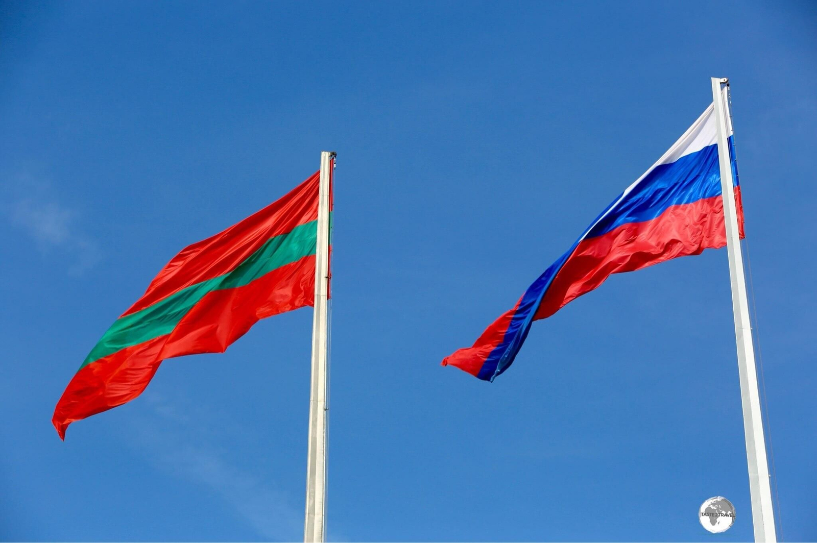 Banderas de Transnistria y Rusia