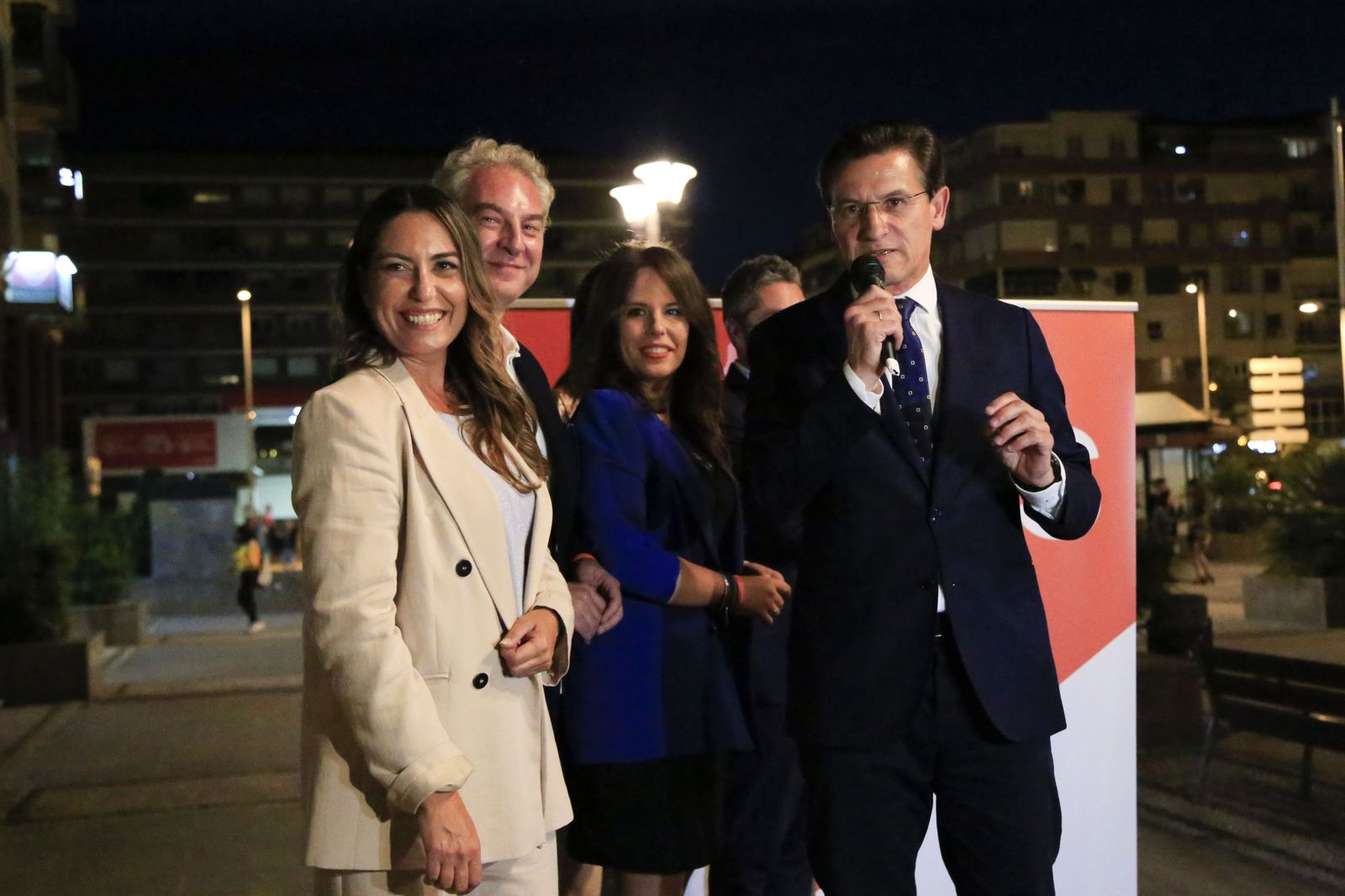 Las imágenes del inicio de la campaña de Cs