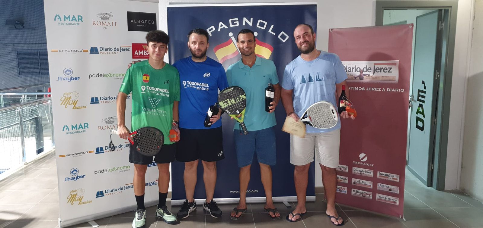 Imágenes de la entrega de trofeos de la IX Diario de Jerez Pádel Cup