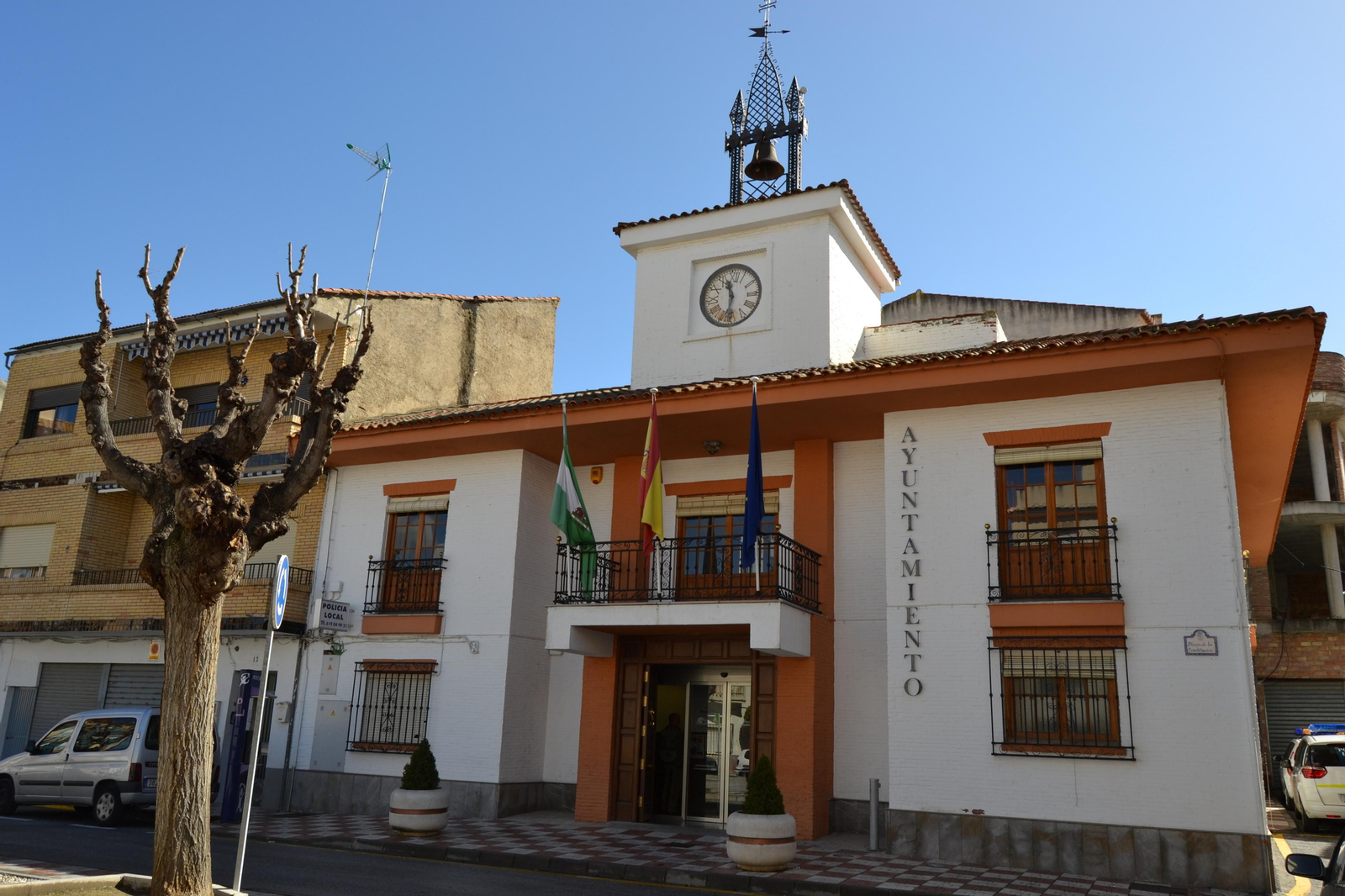 Fachada del ayuntamiento de Churriana de la Vega.