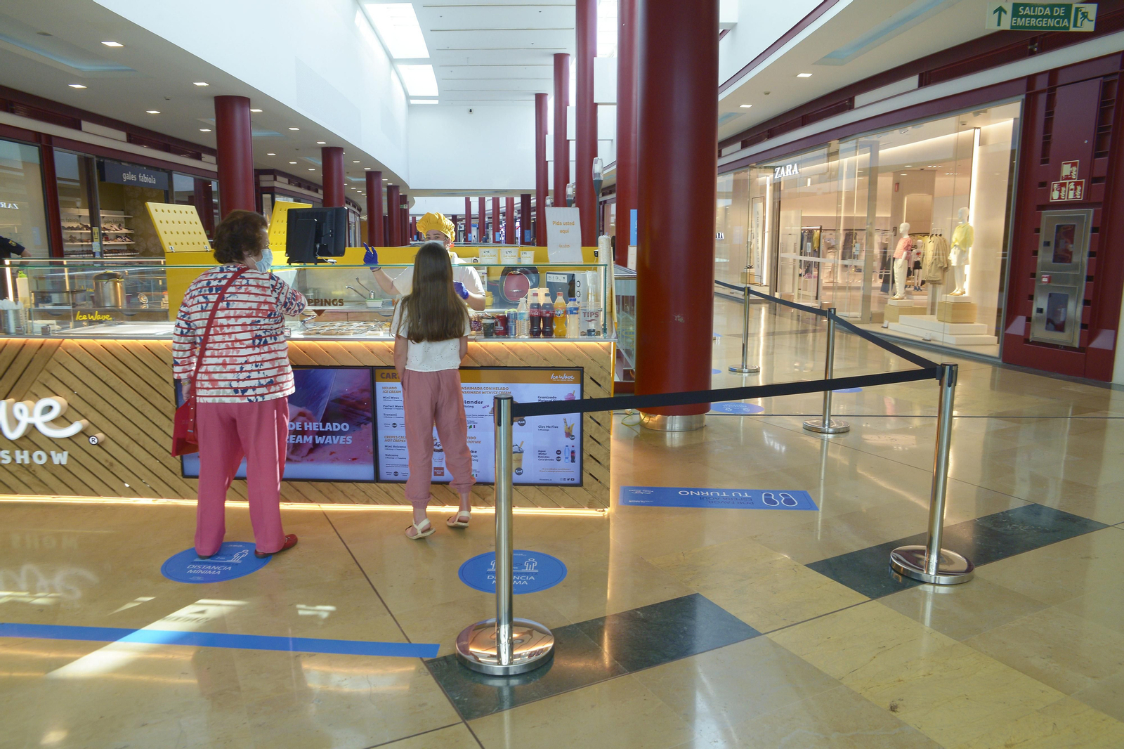 Fotos de los centros comerciales de Algeciras al inicio dela fase 2