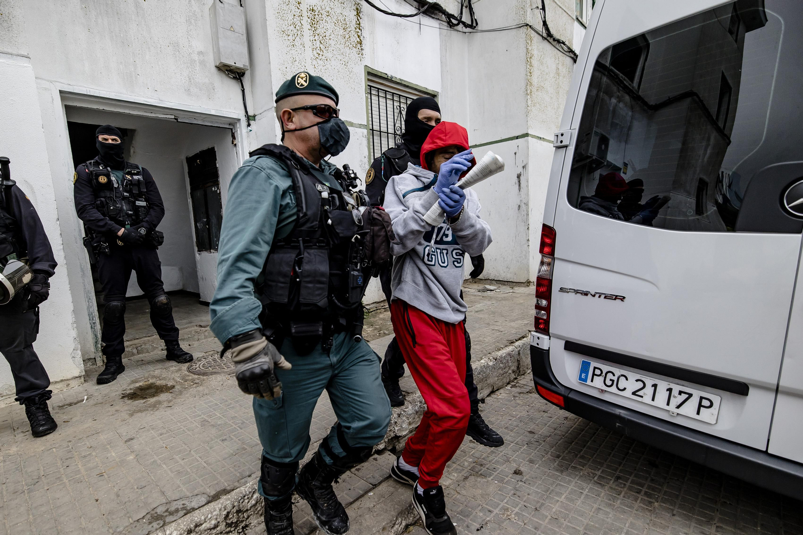 Imágenes de la interveción antidroga de la Guardia Civil en Barbate.