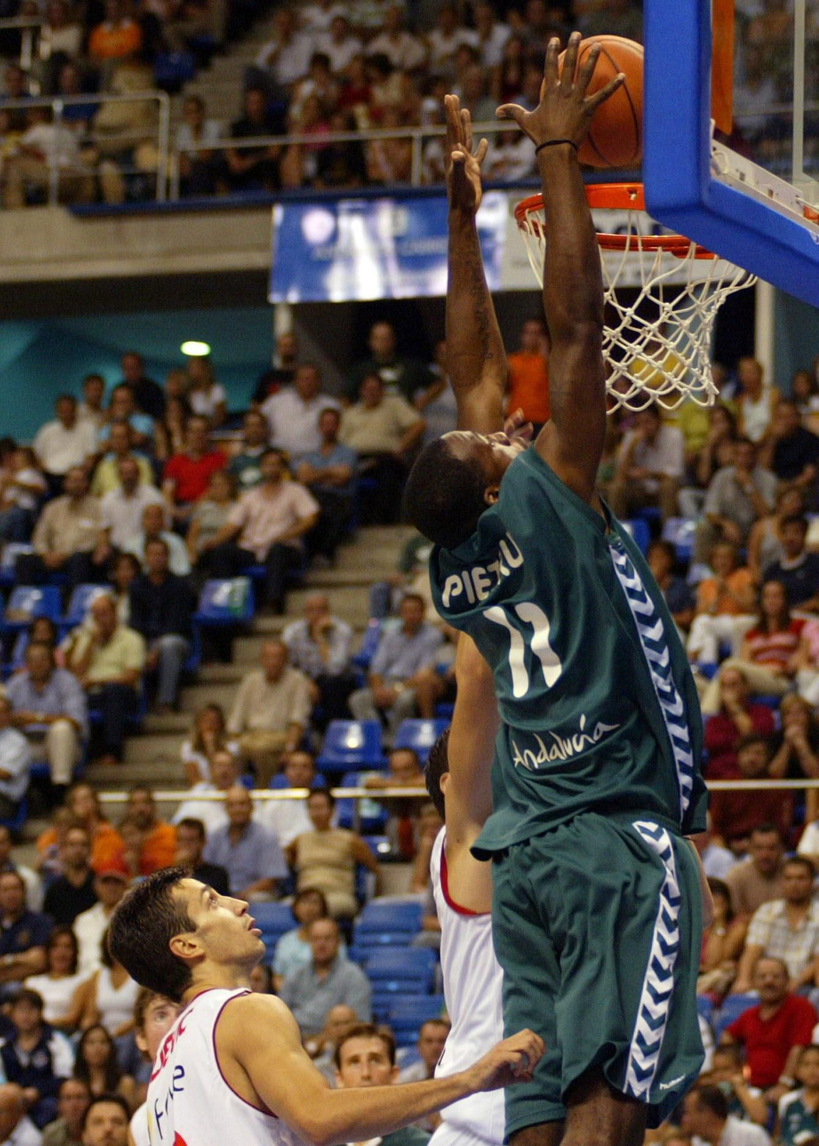 La carrera de Flo Pietrus en el Unicaja, en fotos