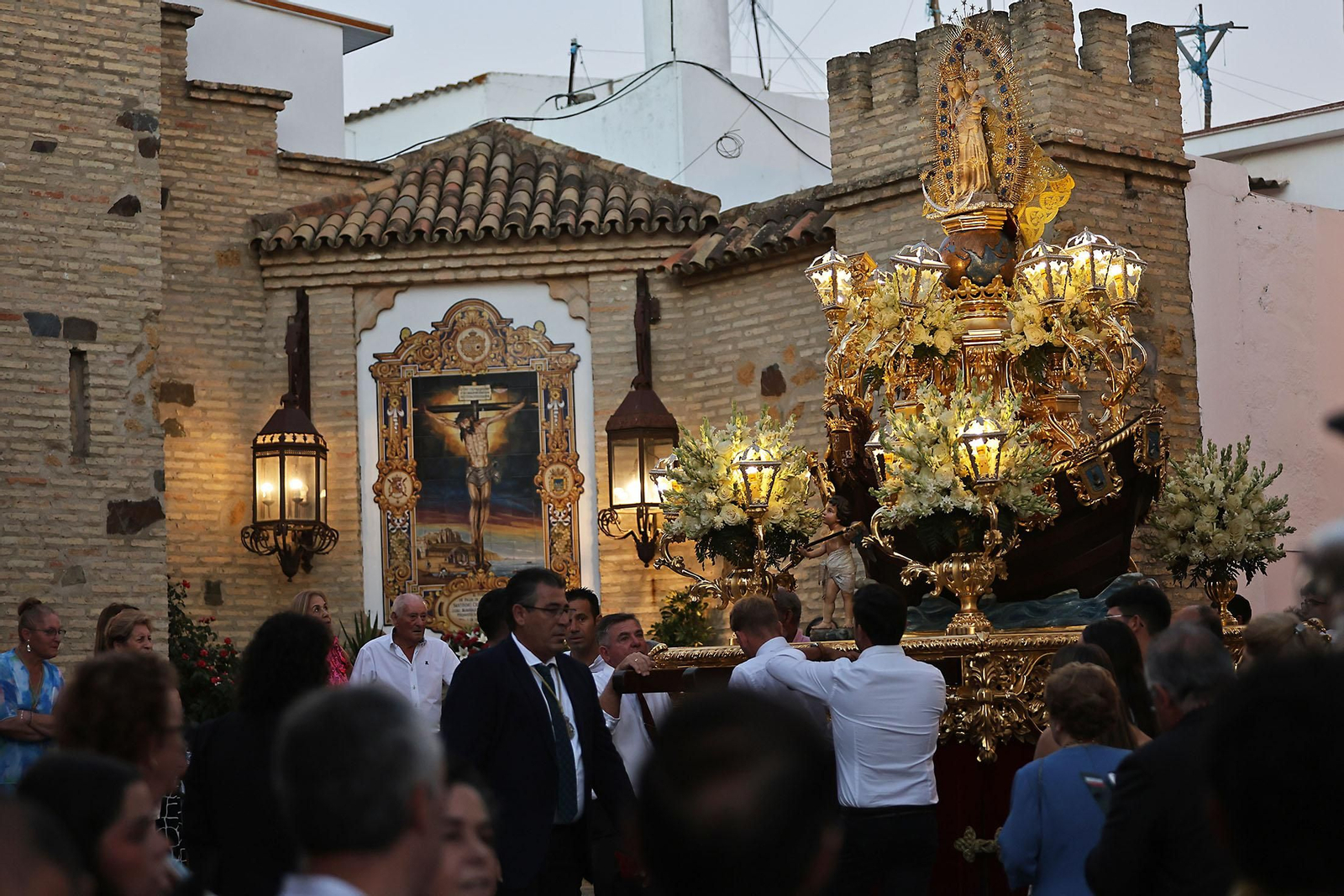 Imágenes de la procesión de Nuestra Señora de los Milagros en Palos de la Frontera Imágenes de la procesión de Nuestra Señora de los Milagros en Palos de la Frontera