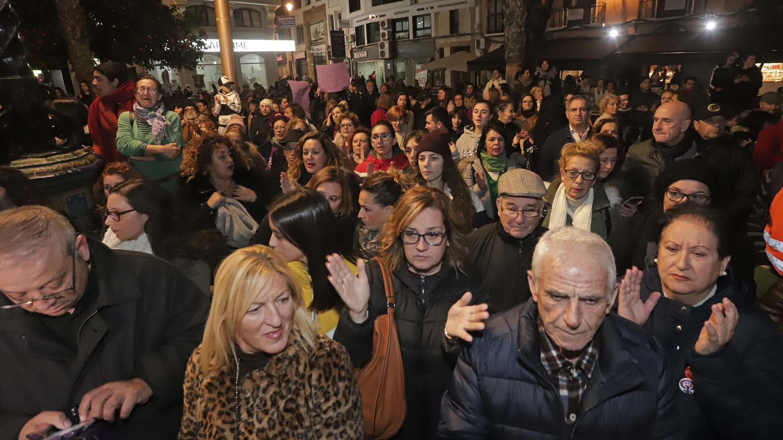 Concentraciones contra la violación de una menor en Algeciras