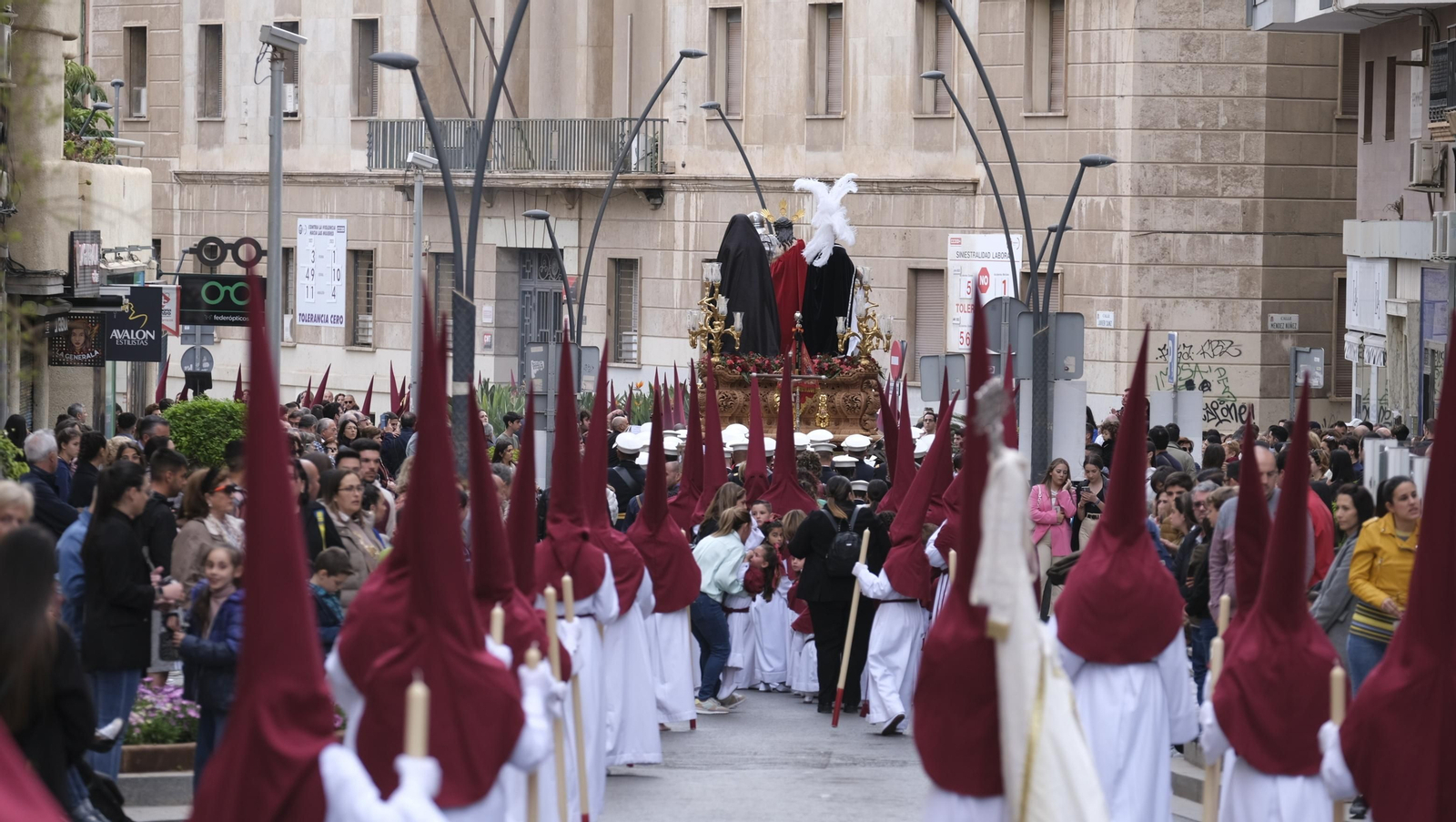 La procesión de Coronación en Almería, en imágenes