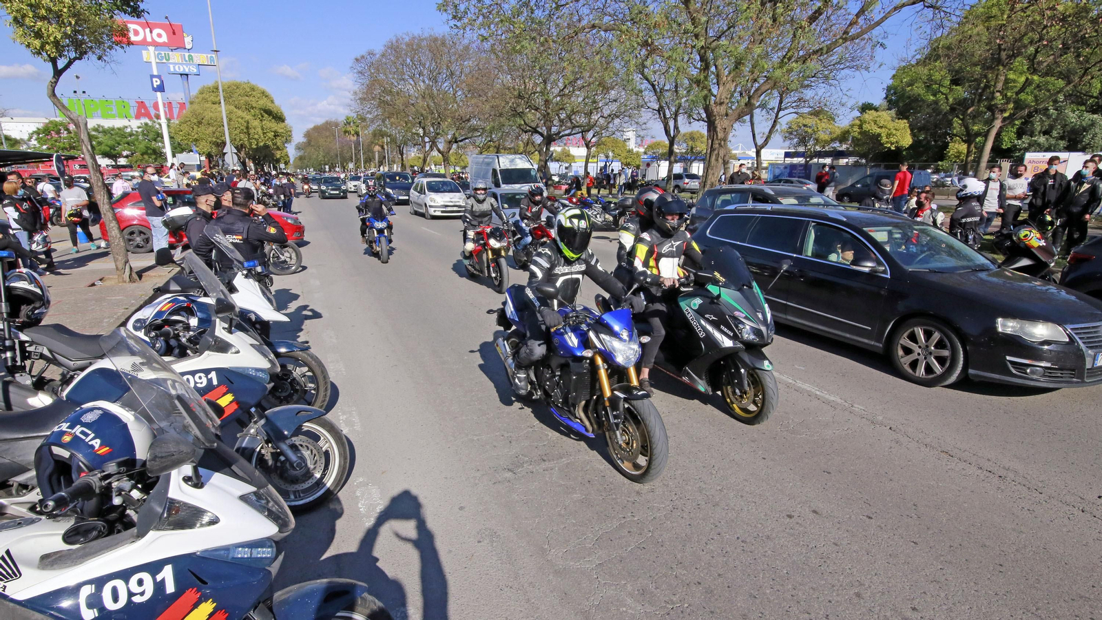 Imágenes del ambiente motero en Jerez