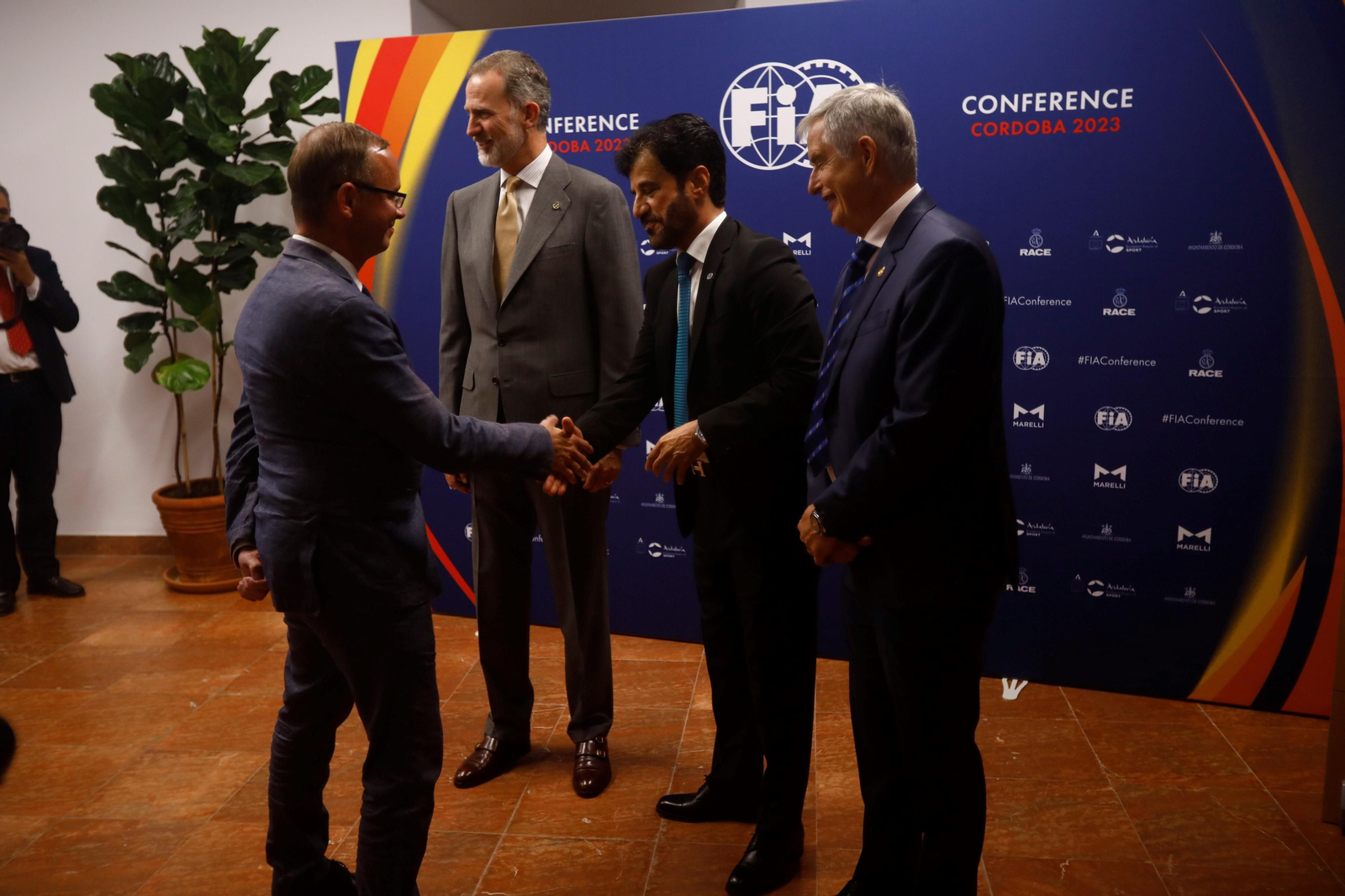 El Rey Felipe VI en la conferencia de la Federación Internacional del Automóvil de Córdoba, en imágenes