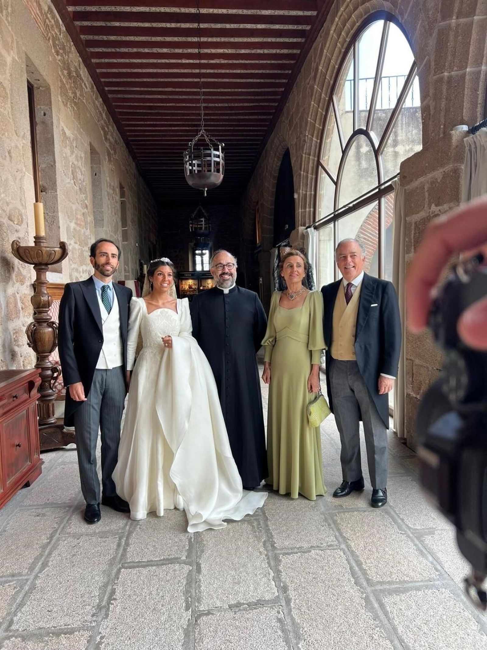 Joaquín  Bohórquez  e Isabel García-Morales con el padre Alejandro Ruiz-Mateos, Patricia Ruiz-Mateos y Joaquín Bohórquez.