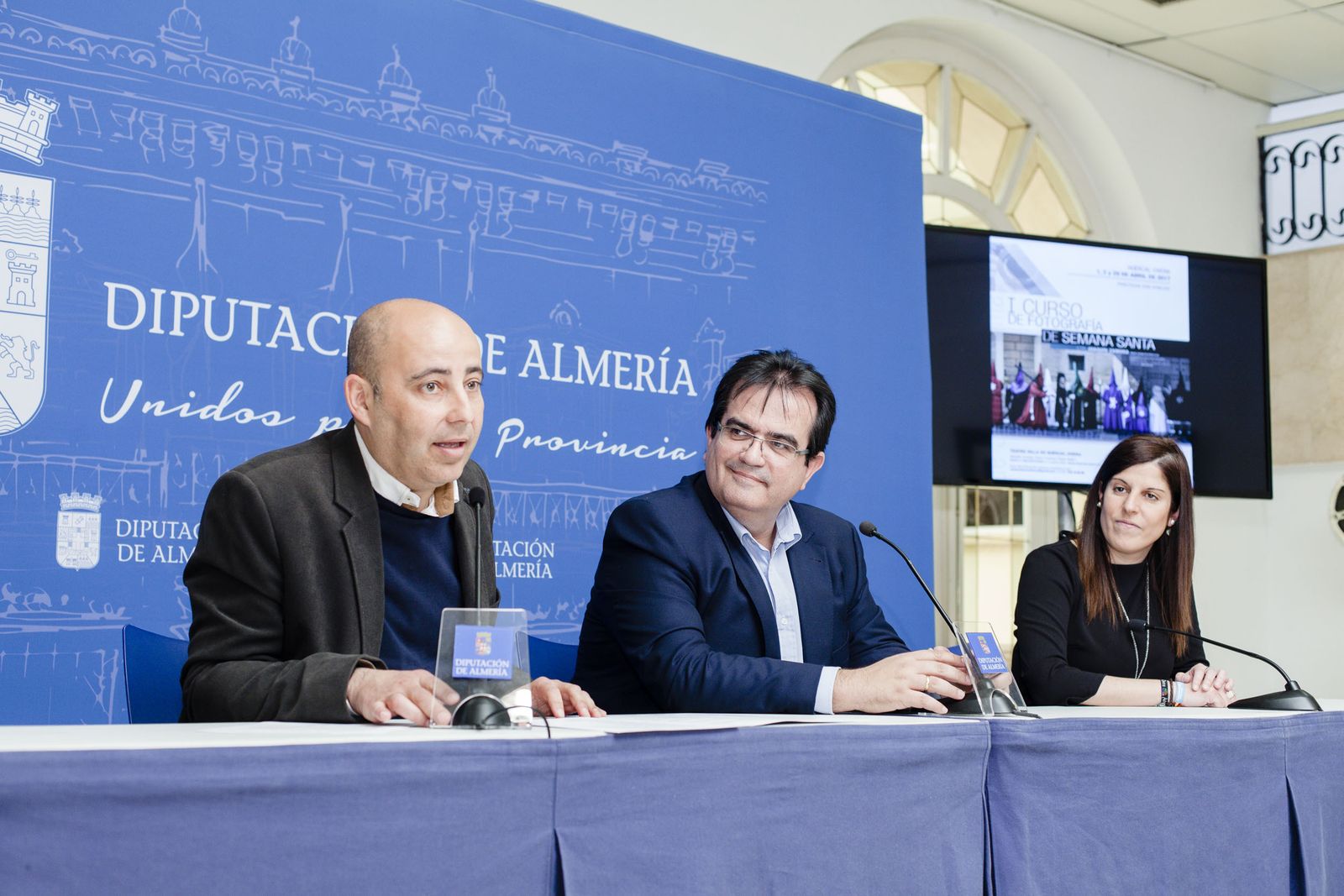 El alcalde de Huércal-Overa, Domingo Fernández, Antonio Jesús Rodríguez, y la edil Mónica Navarro.