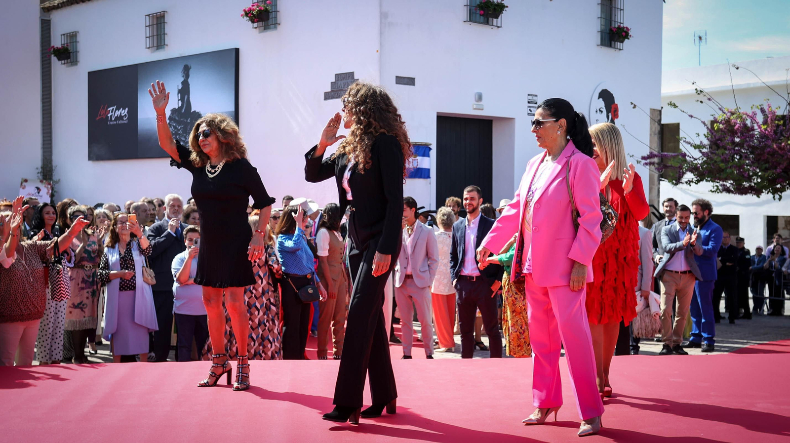 Toda la familia de Lola Flores y muchos famosos en Jerez en la inauguración de su Centro Cultural Toda la familia de Lola Flores y muchos famosos en Jerez en la inauguración de su Centro Cultural