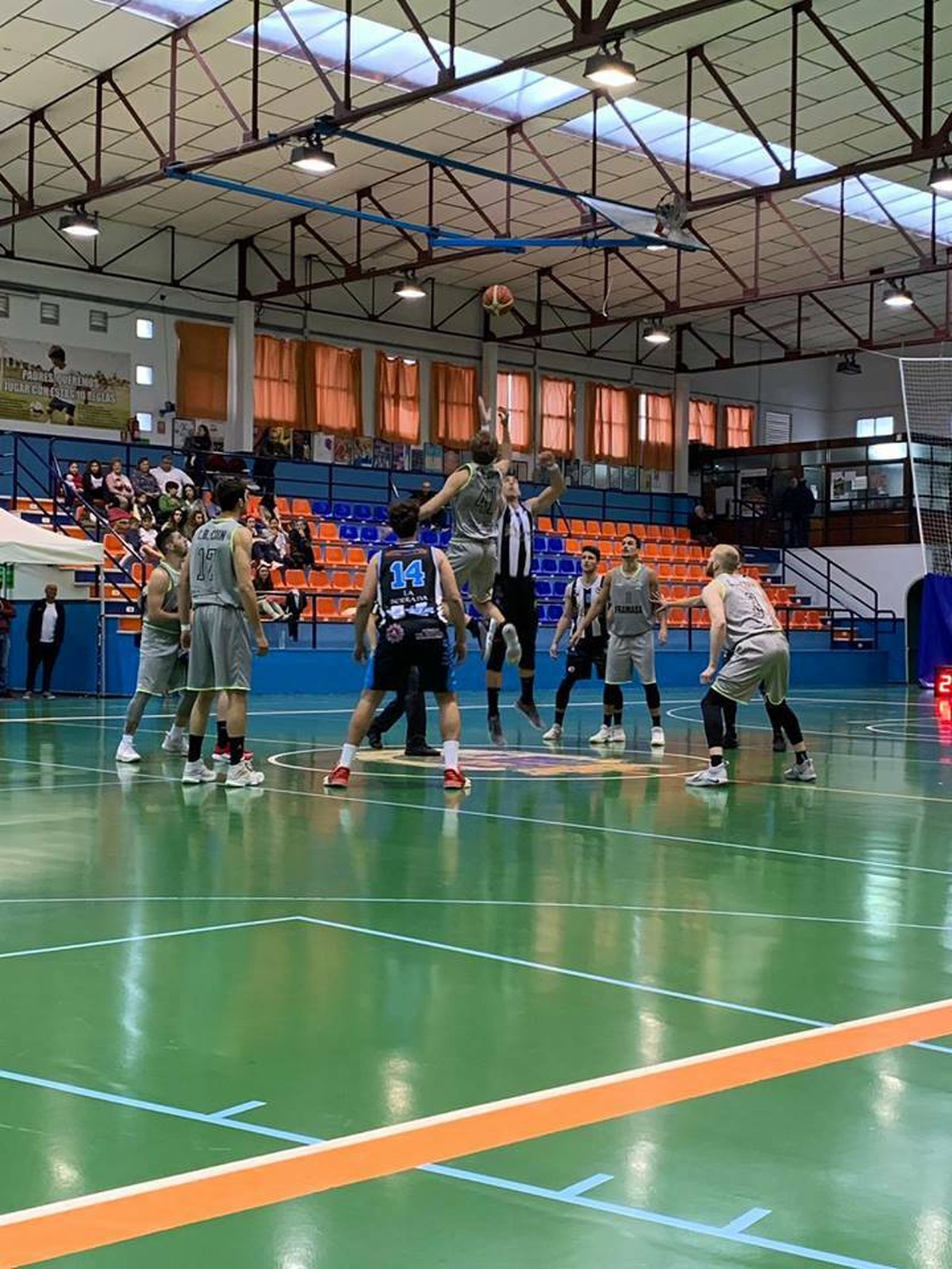 Cándido Matoso pelea por el salto inicial en Coín.