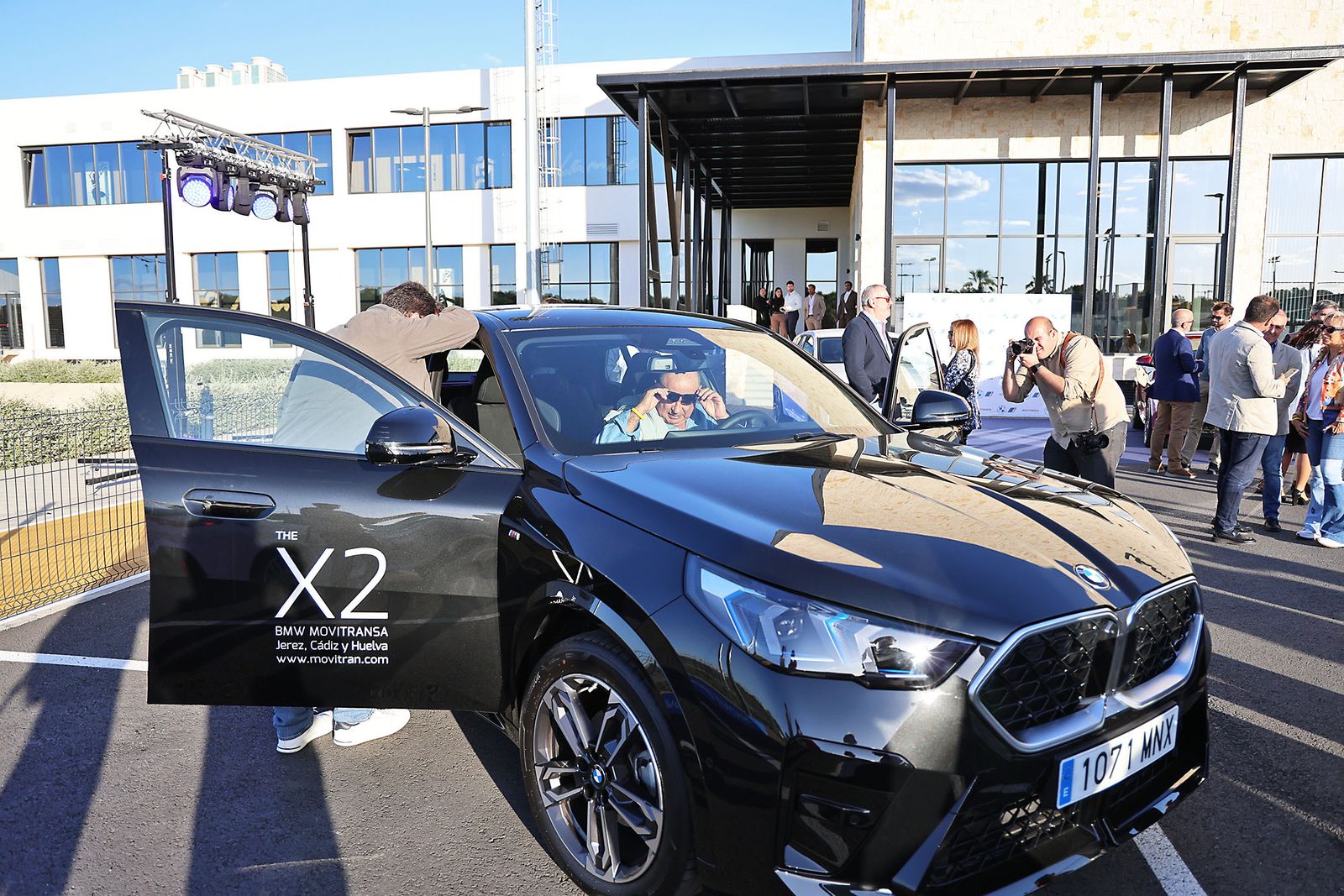Movitransa presenta los nuevos modelos de BMW IX2 y el X2 en el complejo deportivo Lamiya