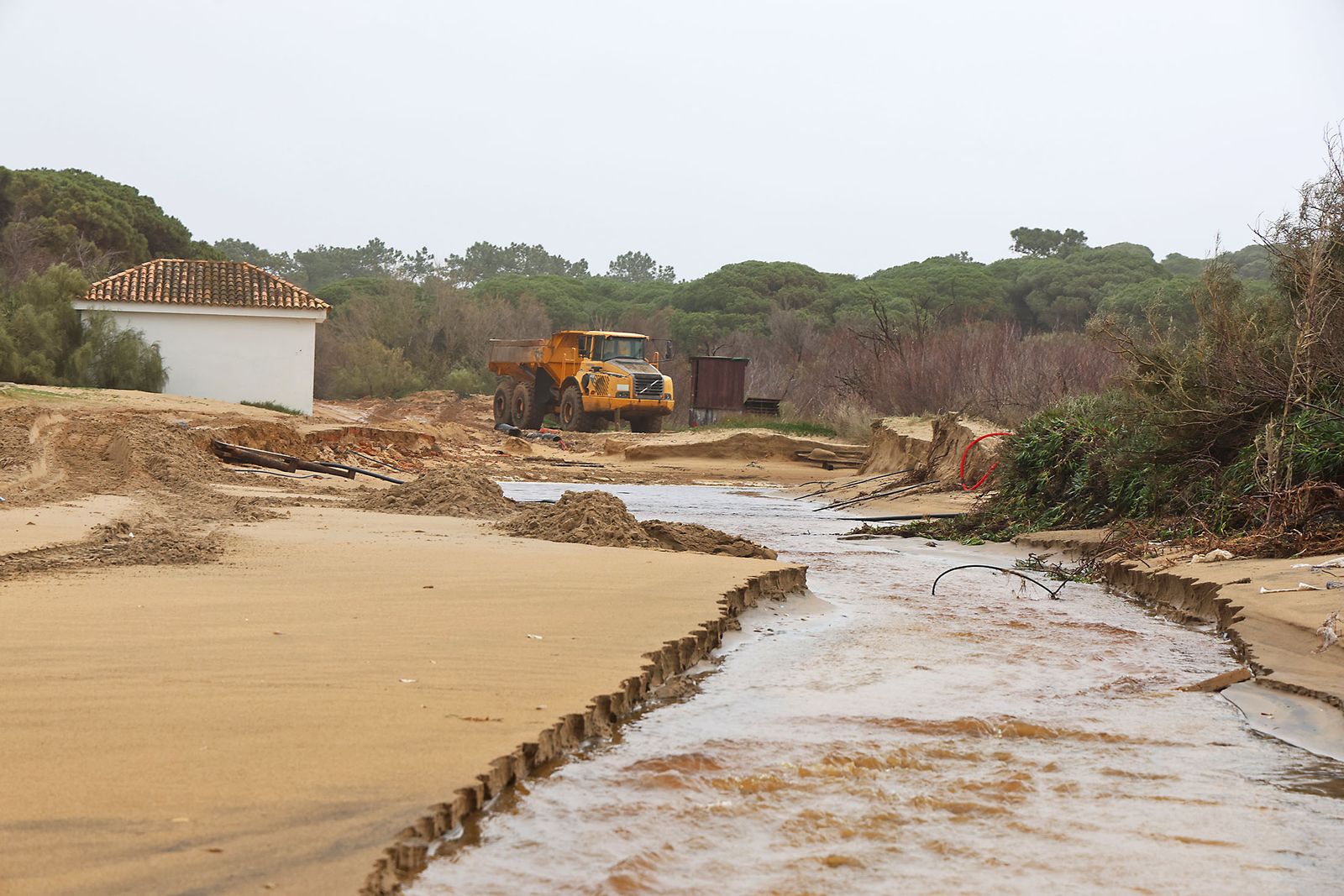 Las fotografías de los imponentes daños ocasionados por la borrasca Leonardo en El Portil