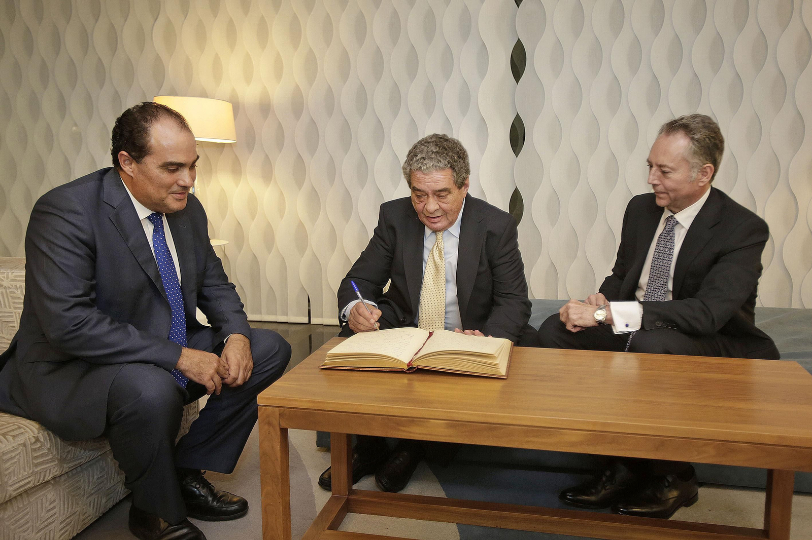 Entrega del premio Federico Joly a Augusto Delkáder