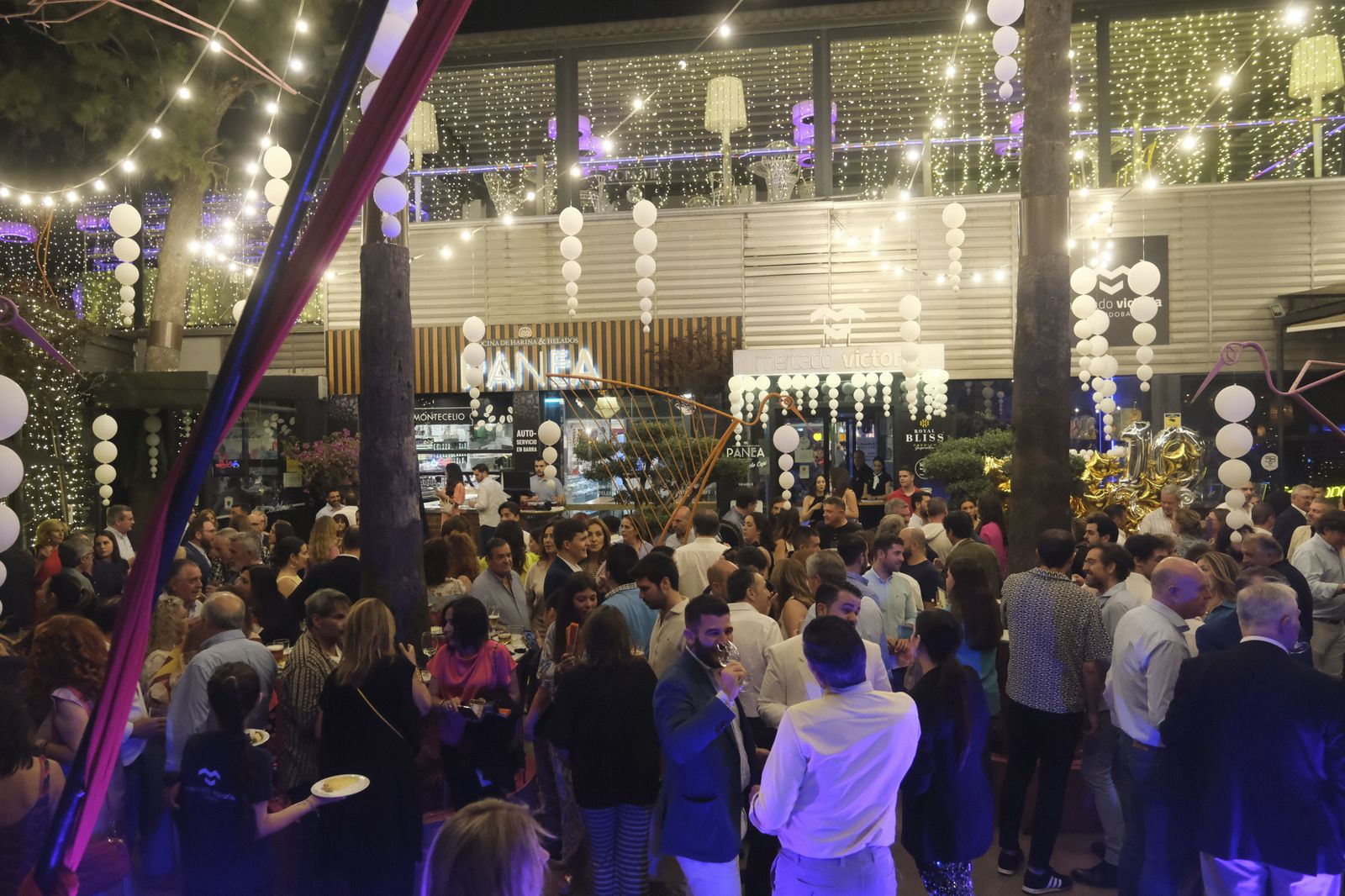 Fiesta del 10º aniversario del Mercado Victoria en la Terraza de las Palmeras