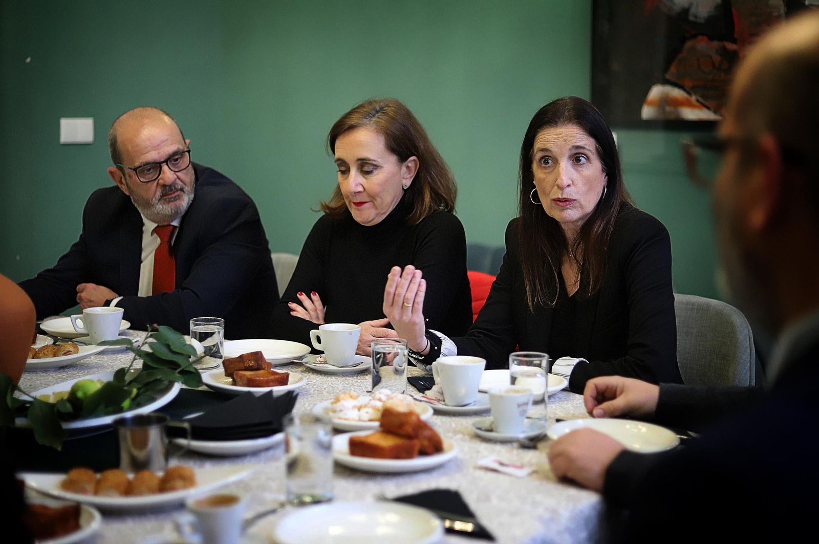 Imágenes de la tertulia cofrade "El Aguaó" de Huelva Información