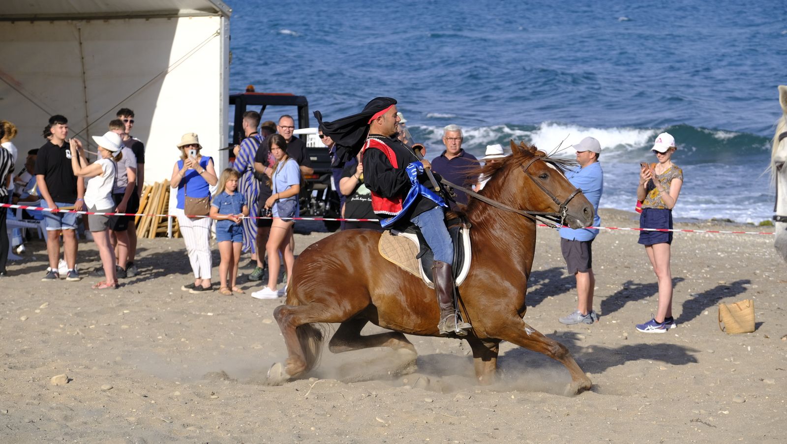 Moros y Cristianos de Mojácar en la Playa del Lance, en imágenes