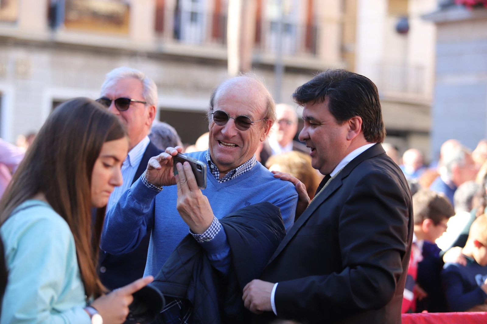 Ambiente  para recibir a la Legión en las calles de Huelva