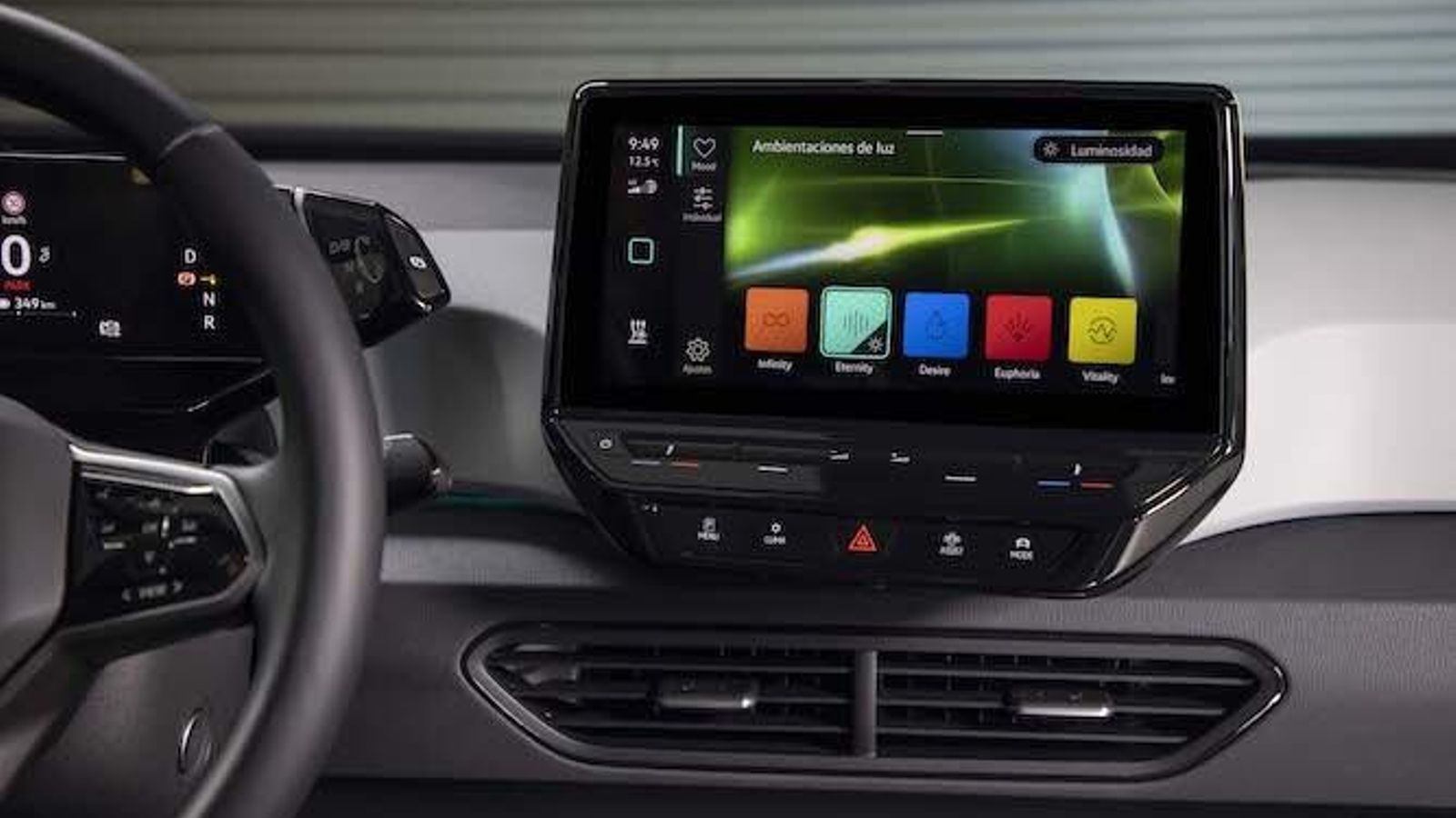 No solo colores poco habituales para el interior como el naranja, también podrás elegir distintas tonalidades de iluminación interior