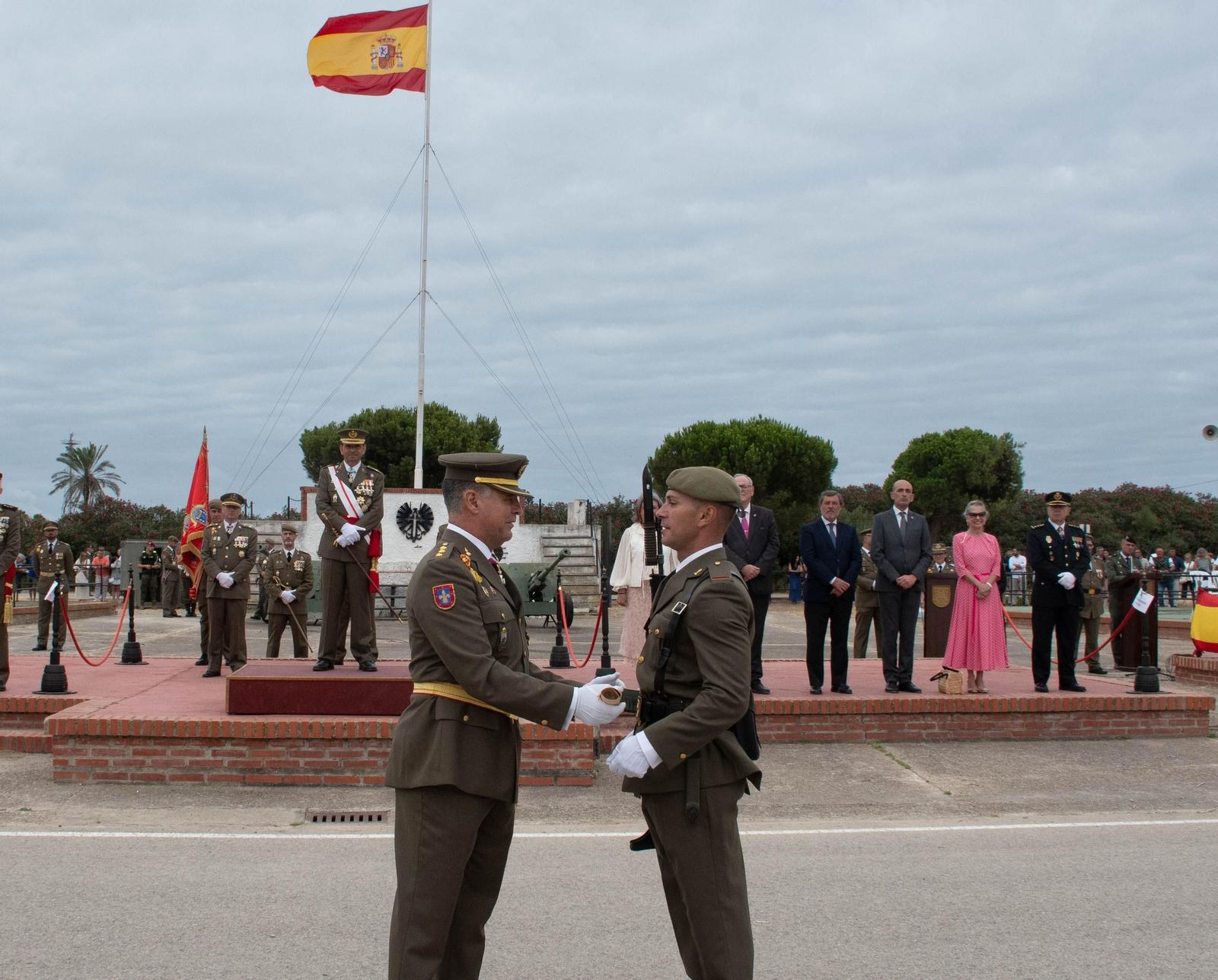 Imágenes de la jura de bandera del primer ciclo de 2025 en el Centro de Formación de Tropa 2 de San Fernando