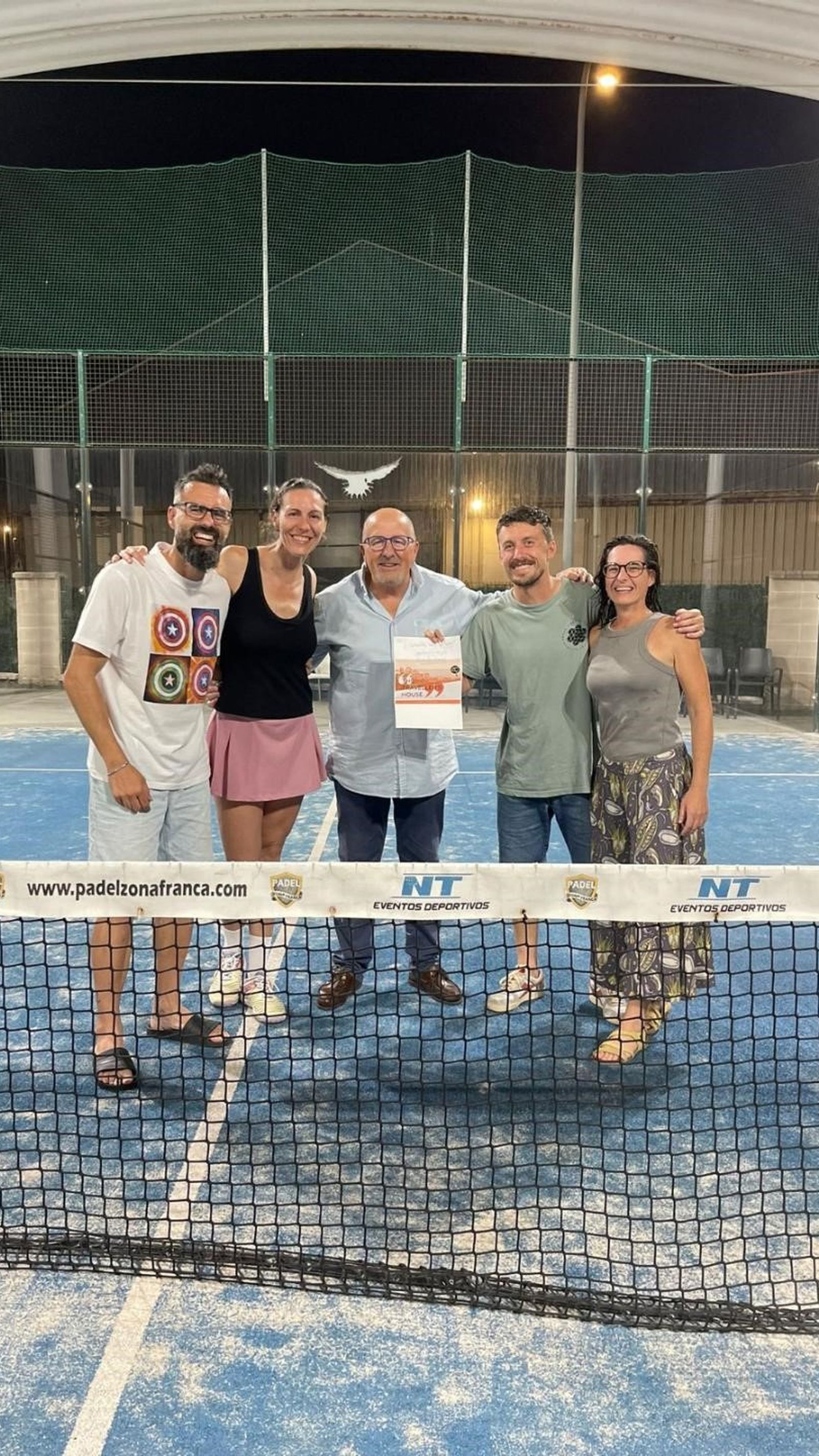 Los subcampeones de la consolación de la categoría mixta, Dani Romero y Lidia Sánchez, y los campeones Ito Frade y Elena Peral
