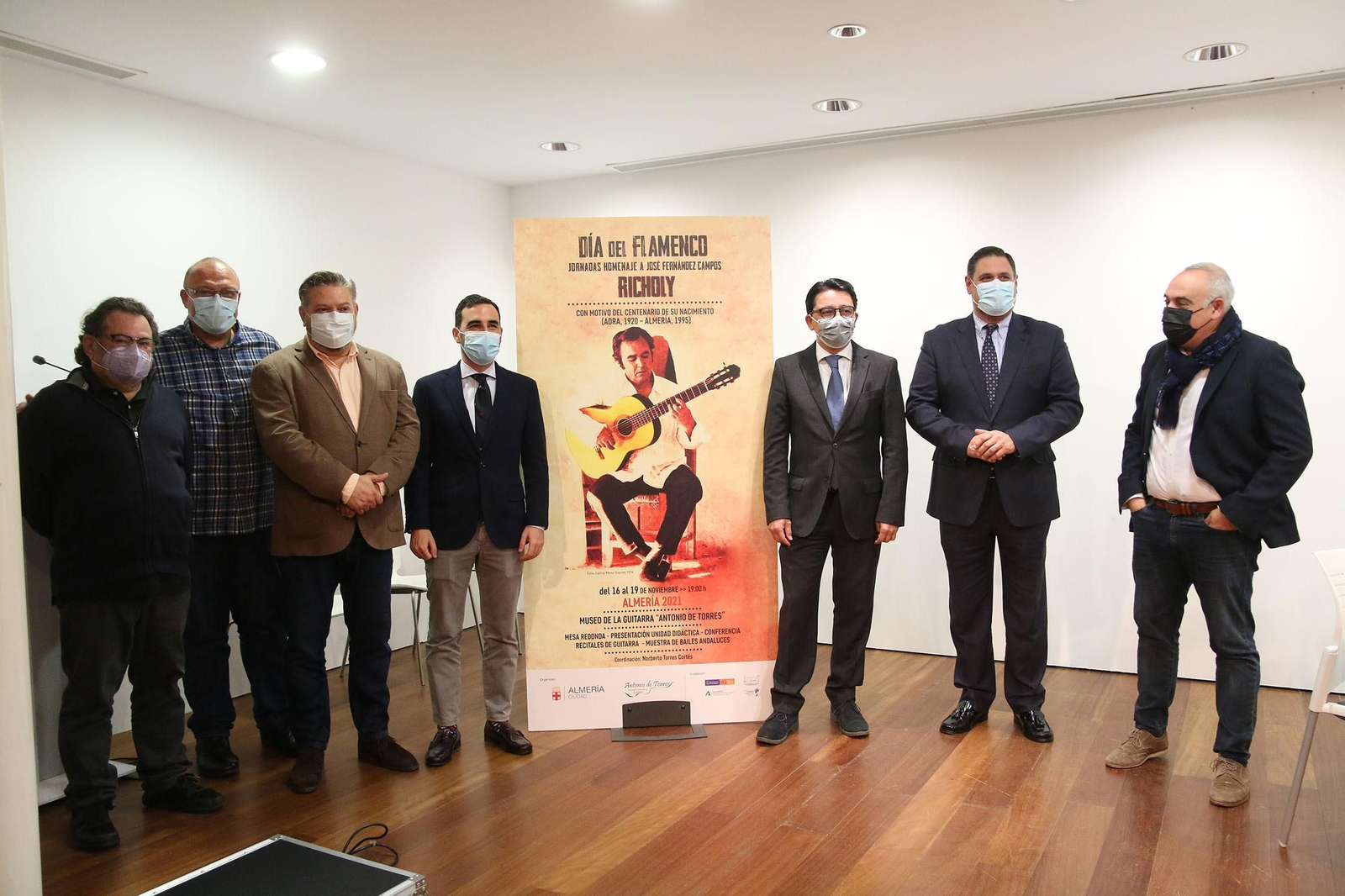 Norberto Torres, Joaquín Carrillo, Diego Cruz, Carlos Sánchez, Manuel Guzmán, Francisco Alonso y Deogracias Gómez. Norberto Torres, Joaquín Carrillo, Diego Cruz, Carlos Sánchez, Manuel Guzmán, Francisco Alonso y Deogracias Gómez.