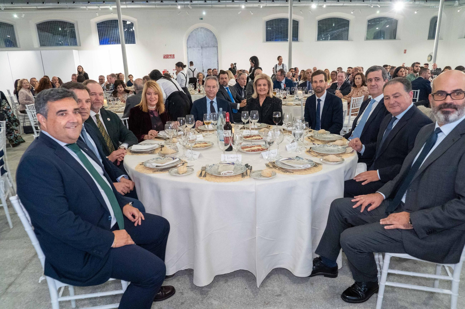 Imágenes de los invitados a la gala de los  37 premios Onubenses del Año