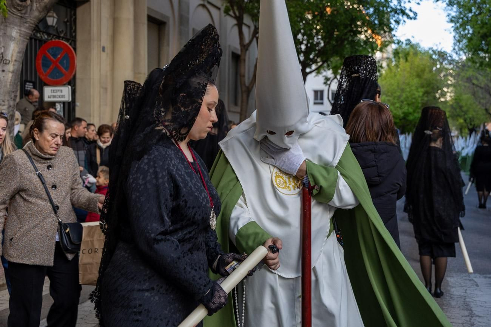 Los jiennenses se entregan a una tarde de Amor, Perdón y Esperanza.