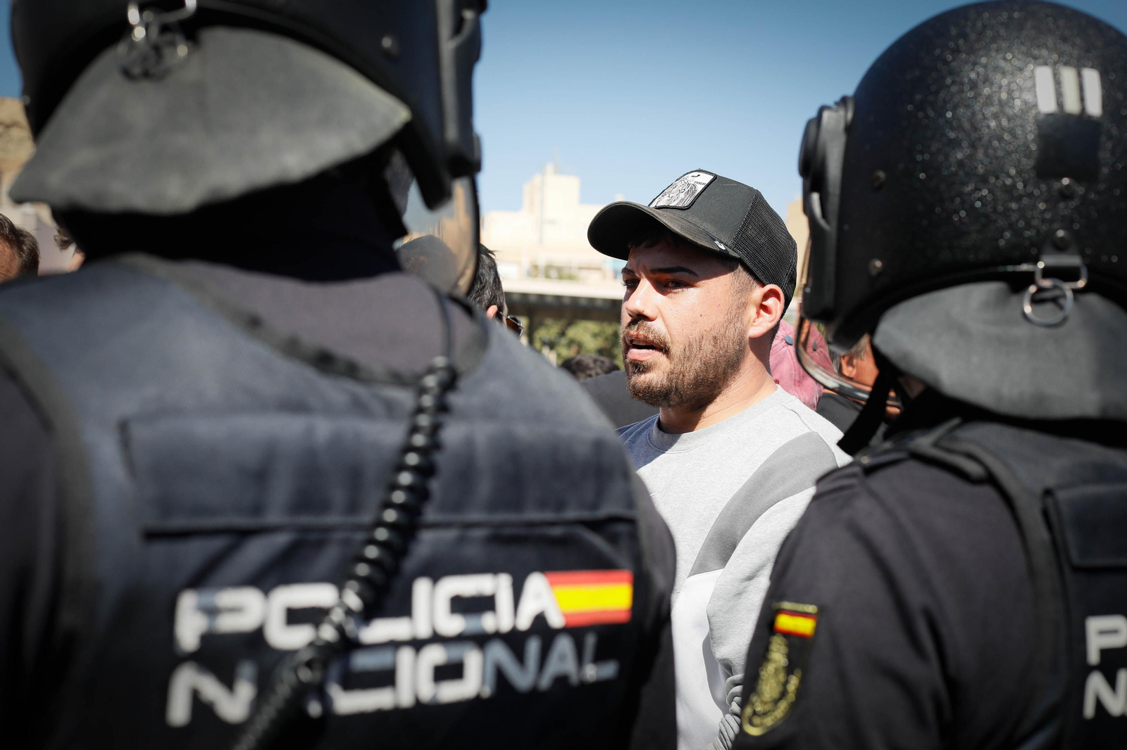 Los agricultores colapsan el puerto de Almería