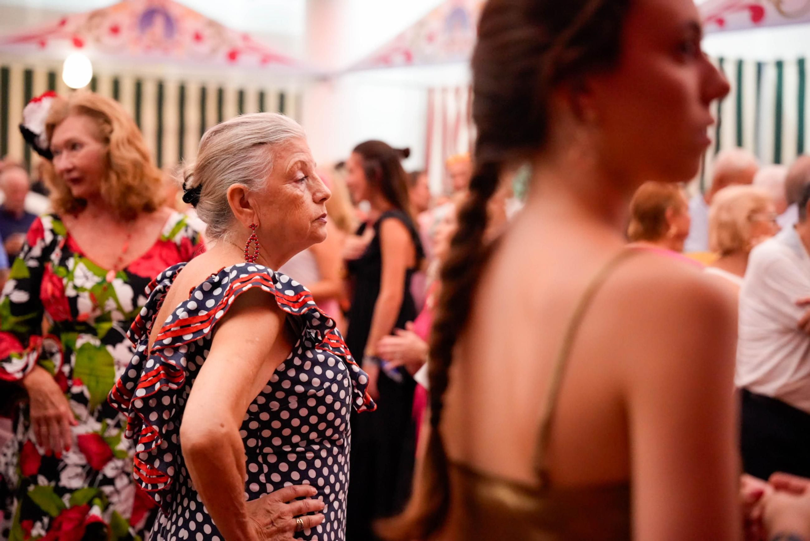 Así bailan en el concurso de sevillanas de La Lola de la fería de Almería