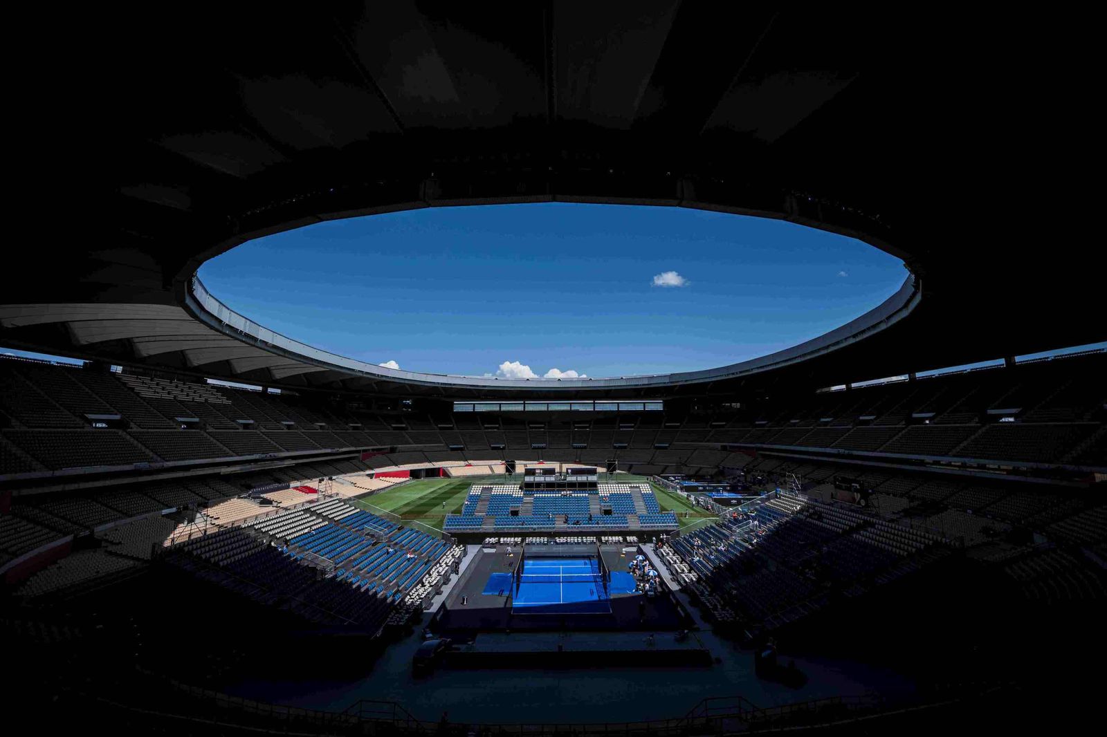 Así es la adaptación del Estadio de la Cartuja para el Premier Padel Andalucía Sevilla P2
