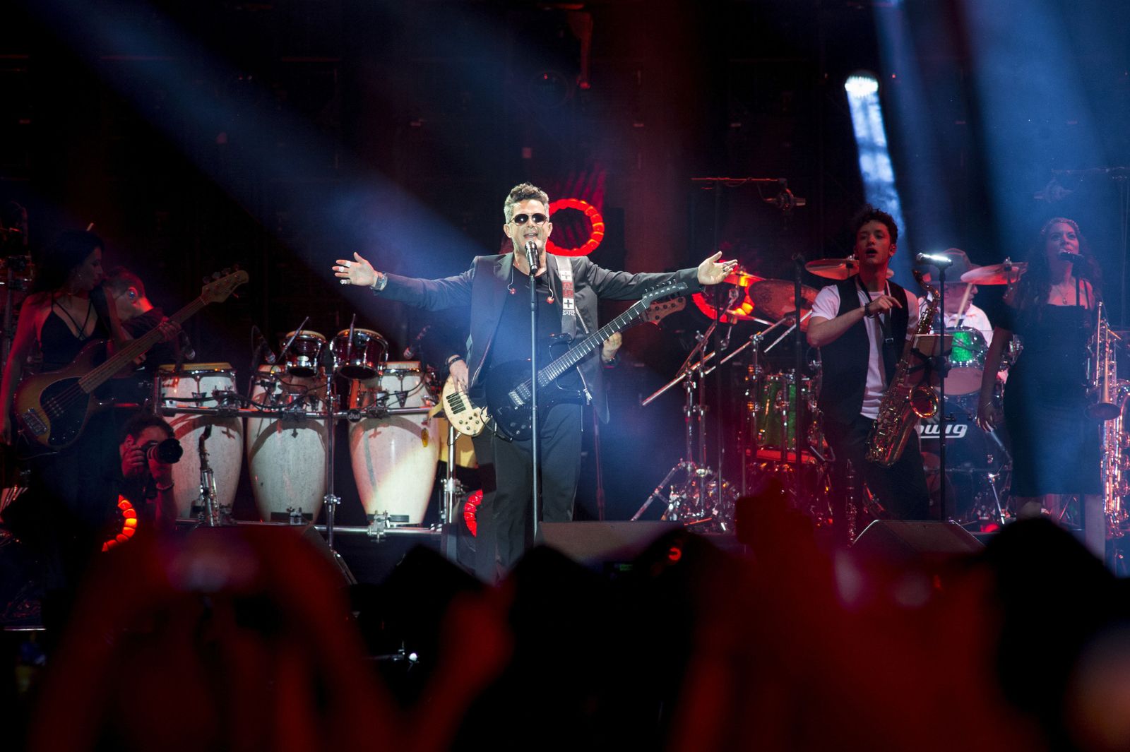 Alejandro Sanz, durante el concierto celebrado en el Vicente Calderón el 24 de junio de 2017.