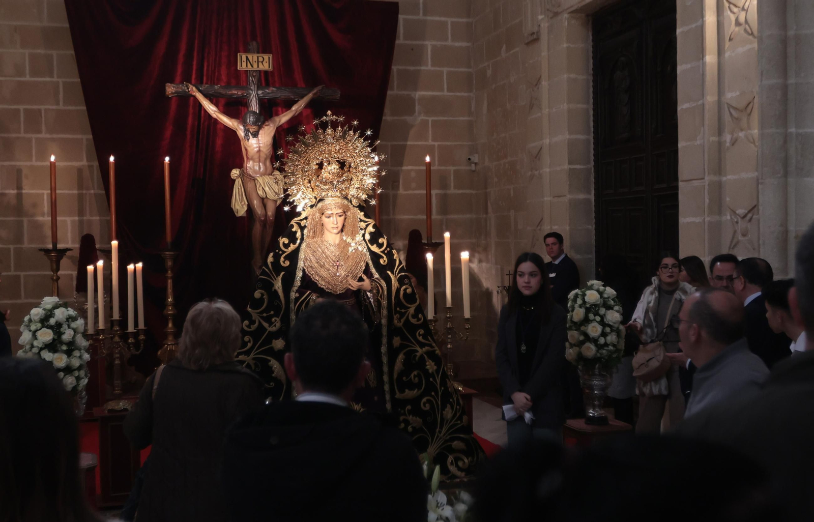 Imágenes de los Besapiés y Besamanos del segundo domingo de Cuaresma en Jerez