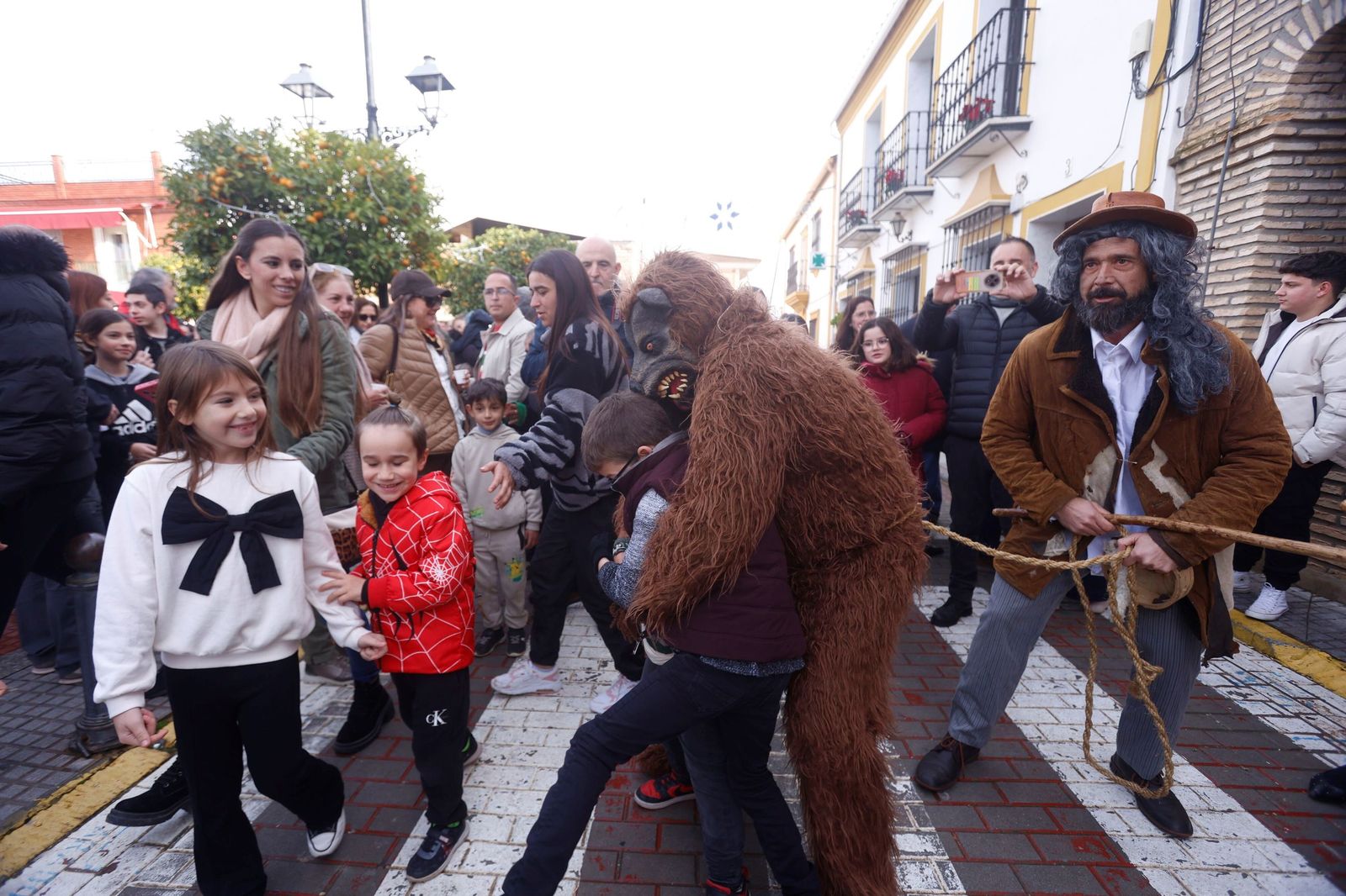 Las mejores imágenes de la Danza de los Locos y el Baile del Oso de Fuente Carreteros