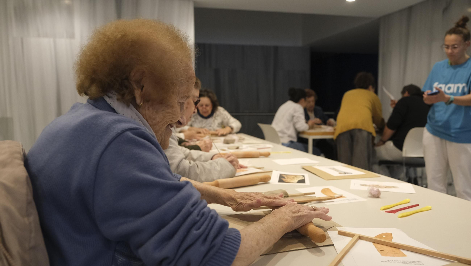 Taller 'Arte sin Artistas' en el Museo Arqueólogico de Almería, en imágenes