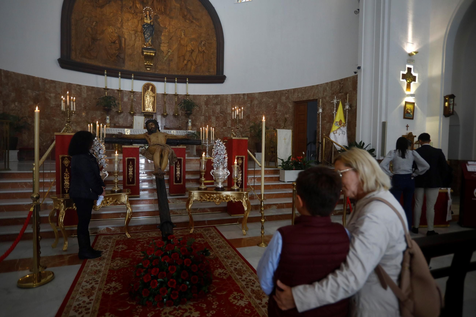 Las mejores fotos del besapiés al Cristo de la Confianza de Córdoba