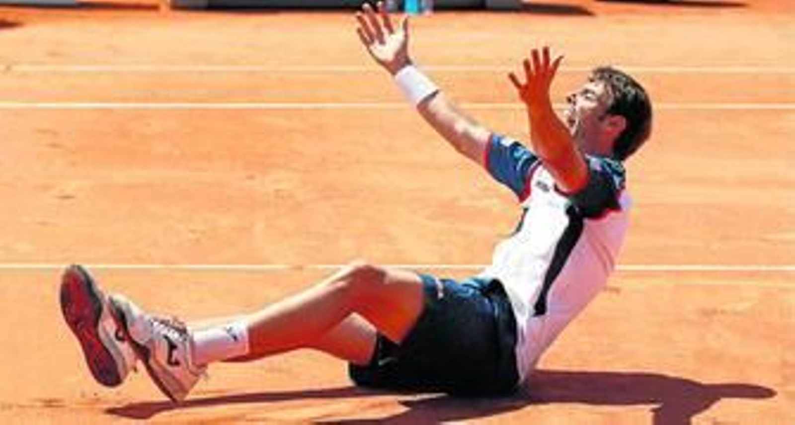 Granollers se tira de espaldas al conseguir el triunfo en la final ante Verdasco.