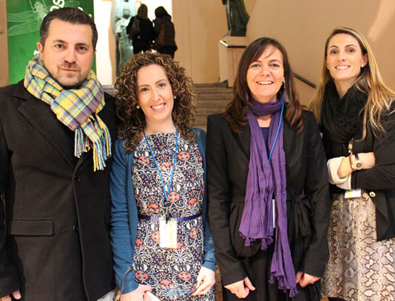 Ismael Gaona, periodista científico, con Carolina Moya, Ana Pérez y Pilar Ibarra, de Fundación Descubre.

Foto: Victoria Ramírez