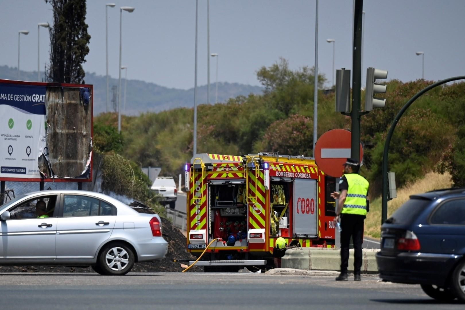 Las imágenes del incendio junto al Carrefour Zahira